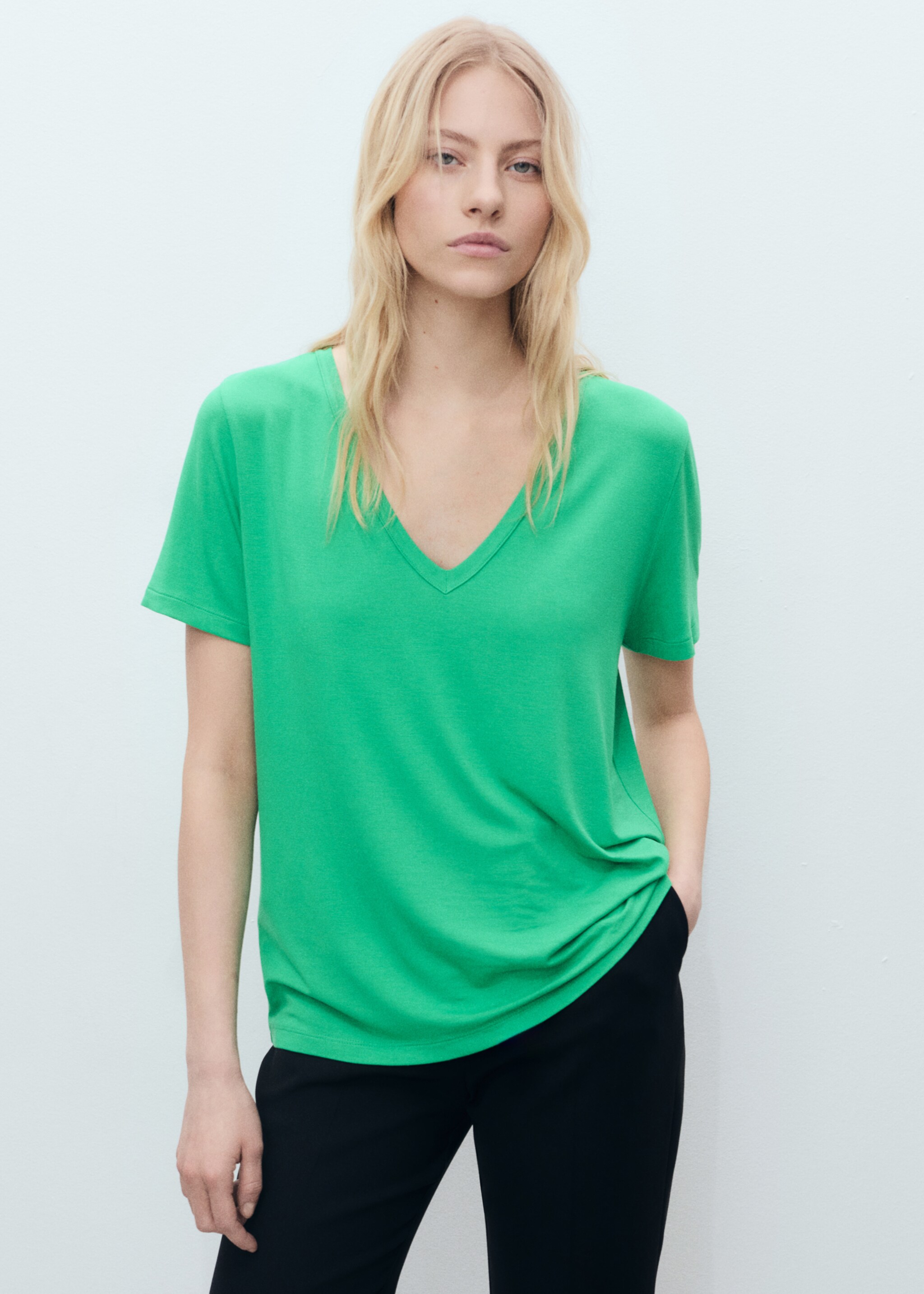 V-neck T-shirt - Medium plane, Green. Ref: 87044080-00.