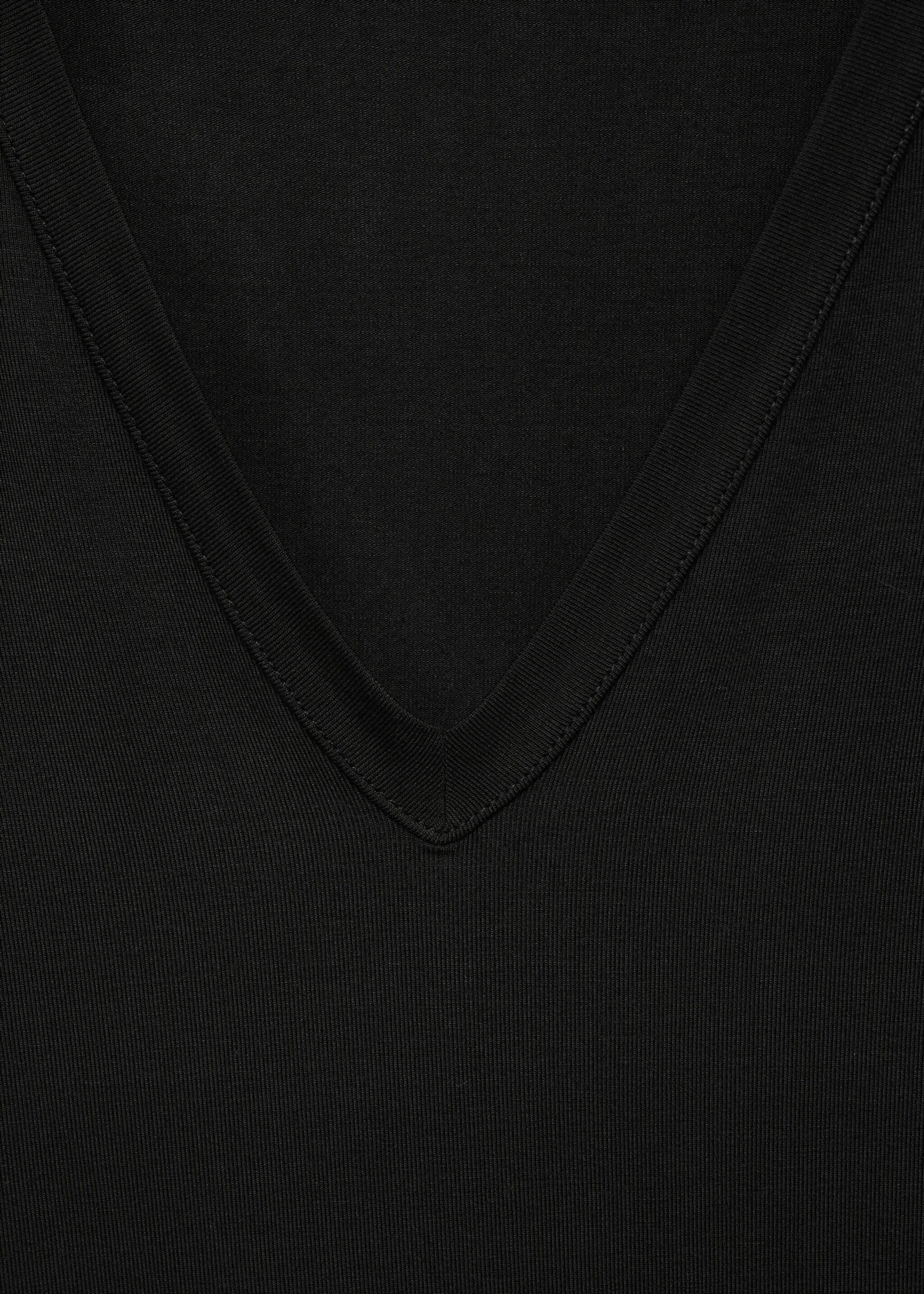 V-neck T-shirt - Details of the article 8, Black. Ref: 87044080-00.