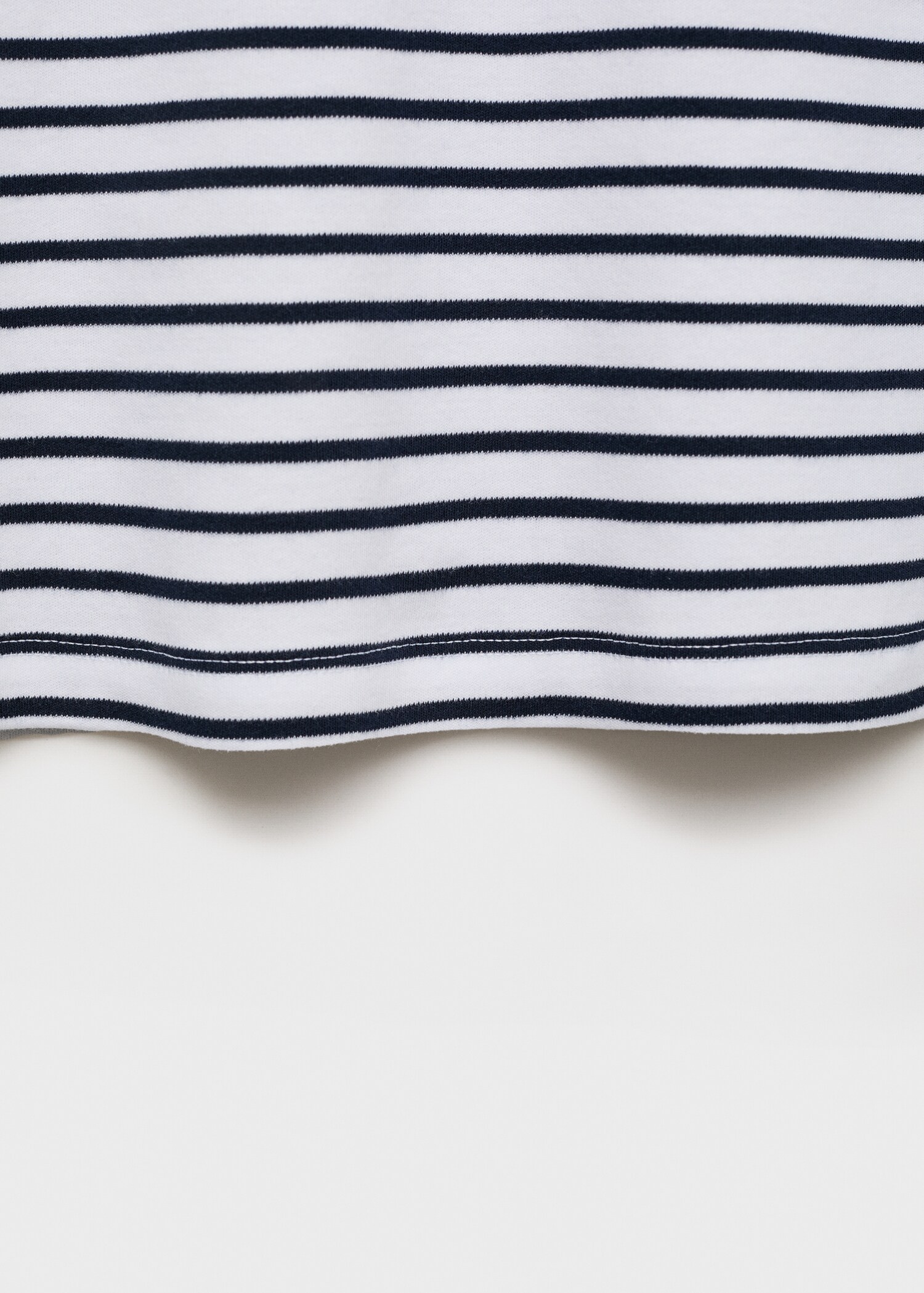 Striped short-sleeved cotton t-shirt - Details of the article 0
