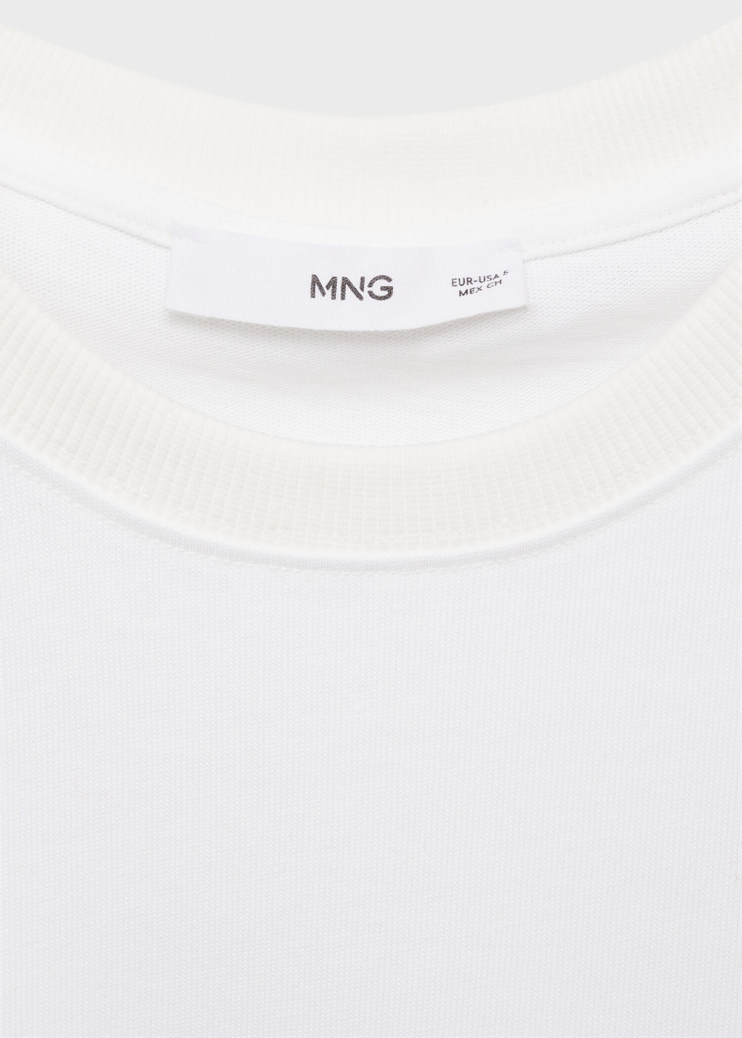 Short-sleeved cotton t-shirt - Details of the article 8