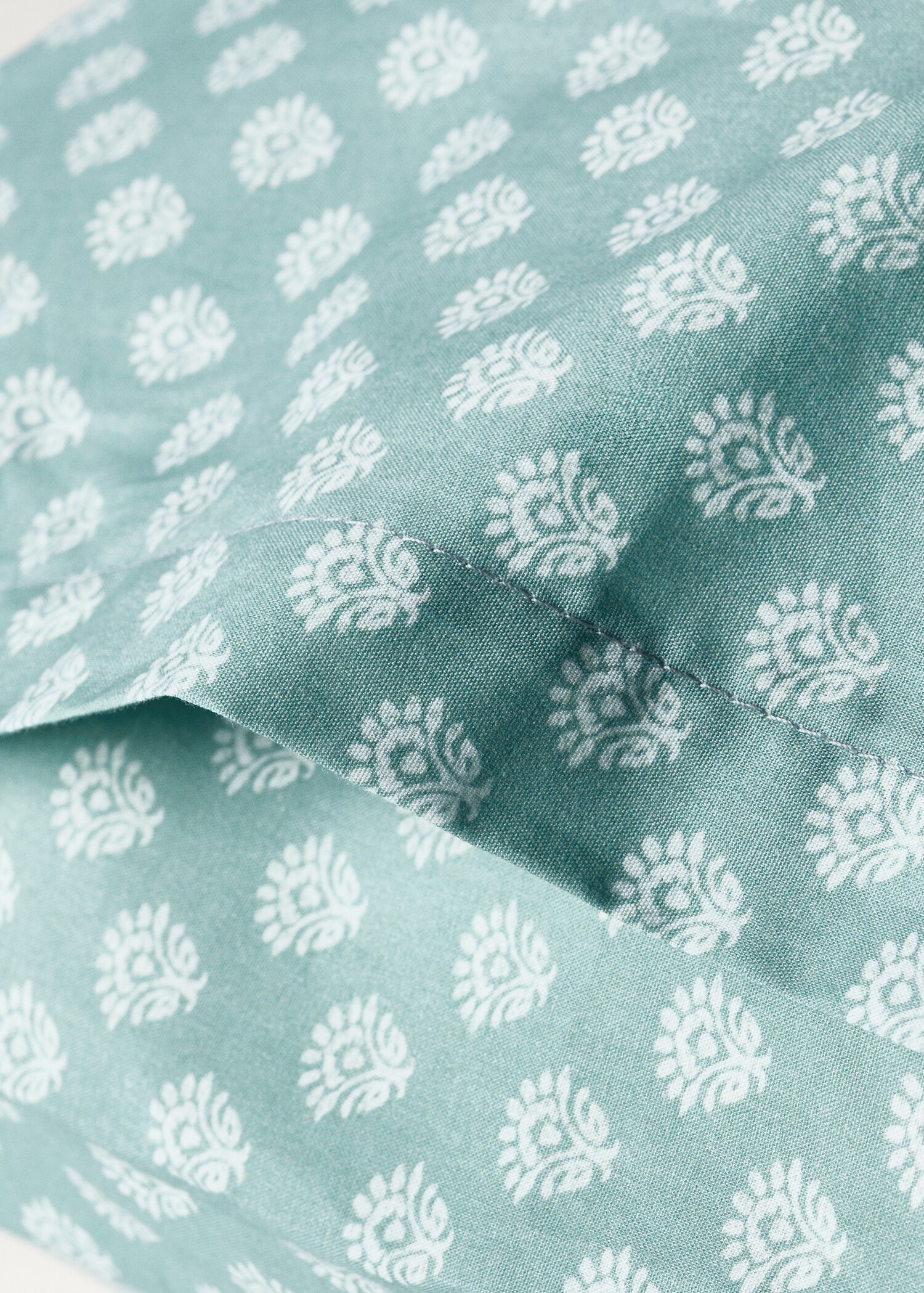 Cotton percale children's pillowcase with small flower 50x75 cm - Details of the article 1