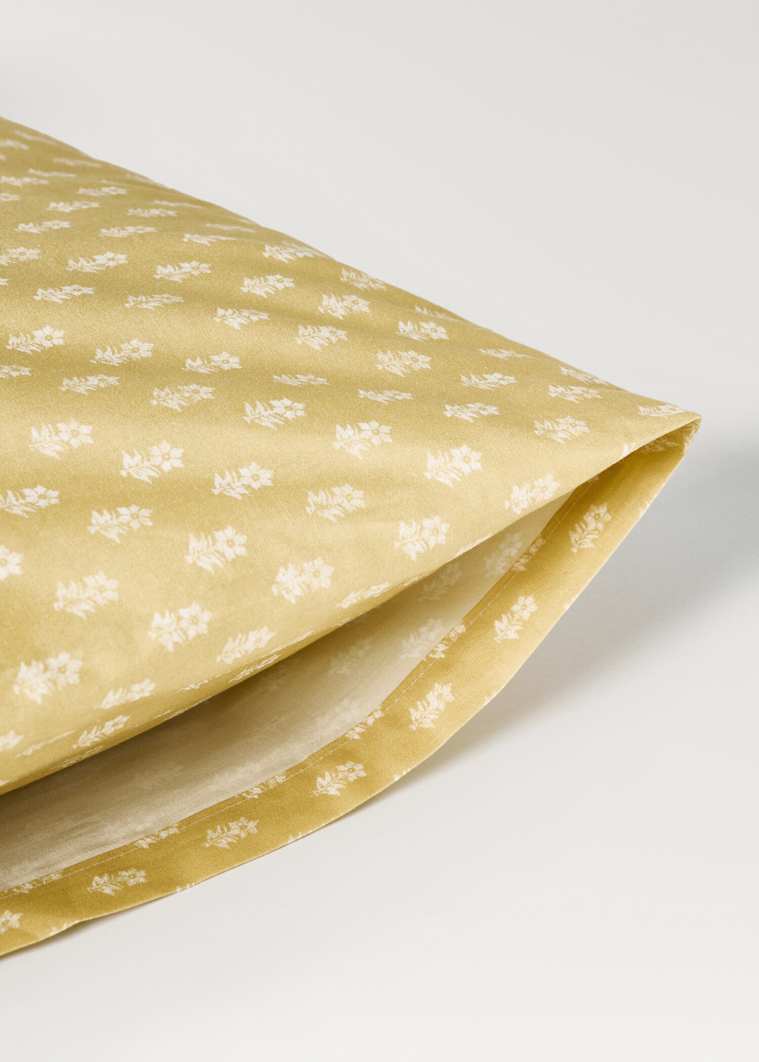 Cotton percale children's pillowcase with small flower 50x75 cm - Details of the article 1