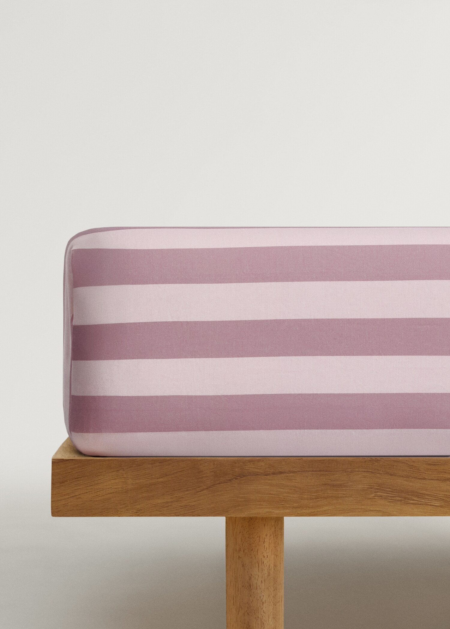 Cotton percale thick-striped bottom sheet for cot - Article without model