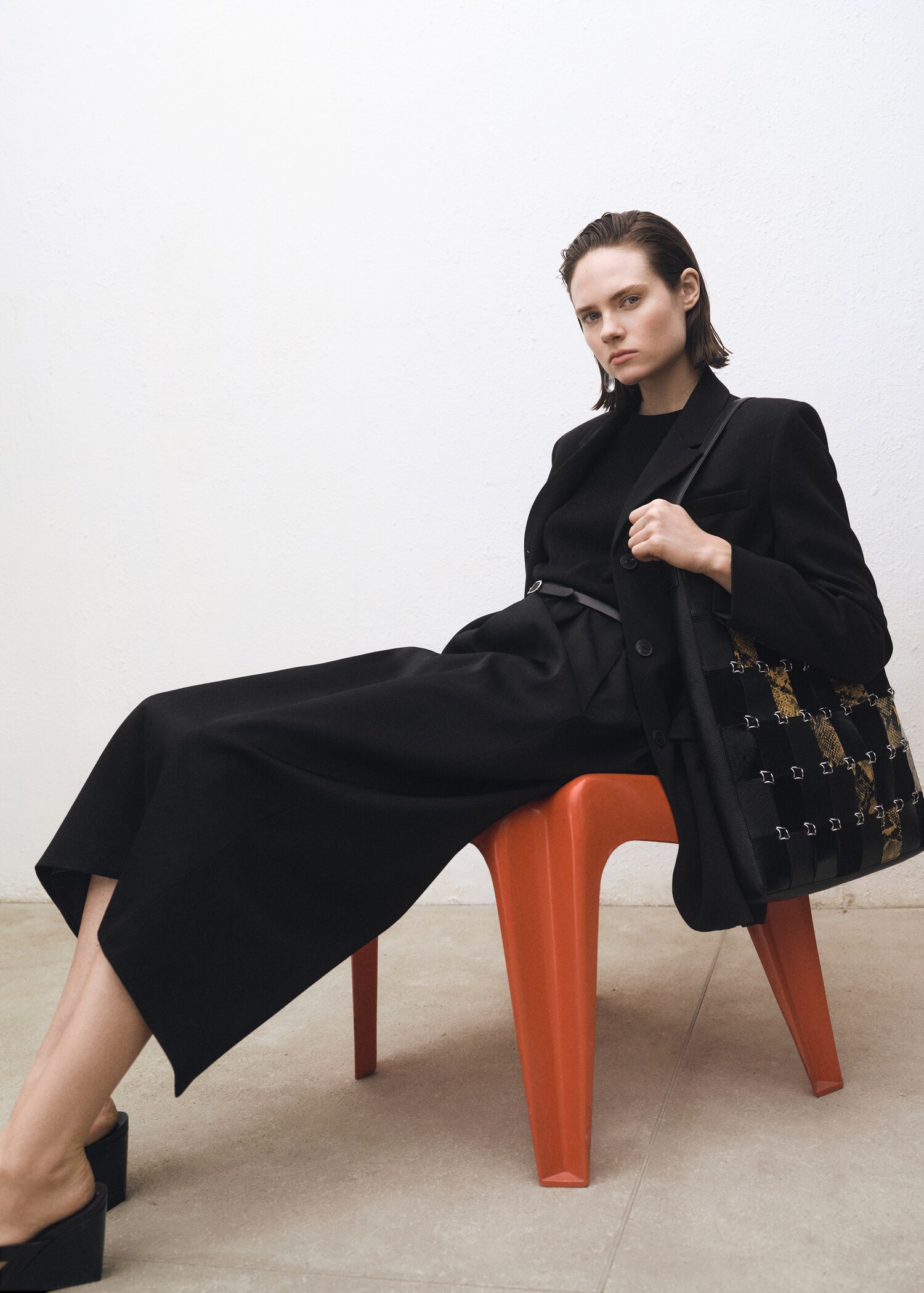 Short-sleeved wool-blend sweater - Details of the article 2