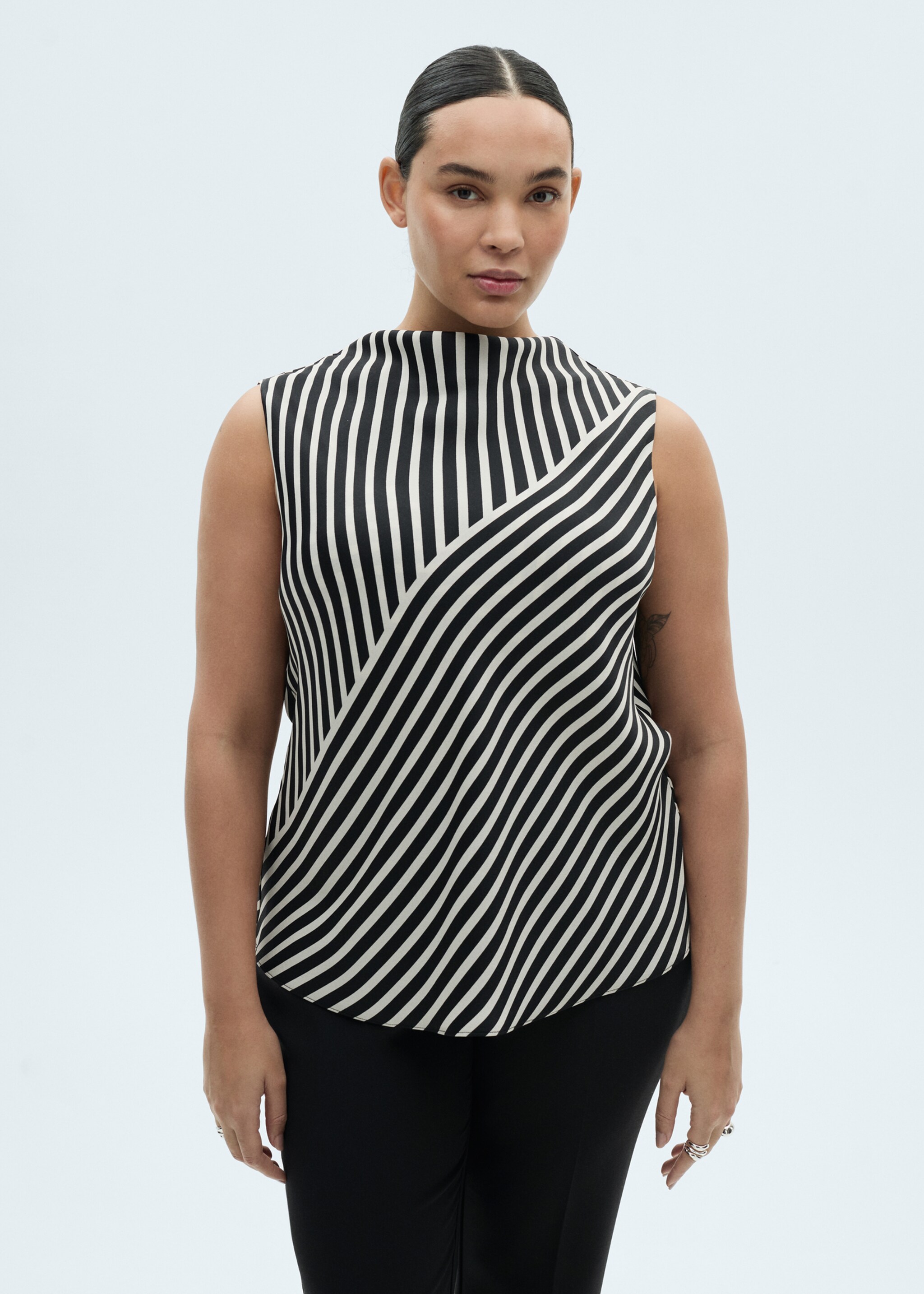 Striped perkins-neck blouse - Details of the article 5, Black. Ref: 87044091-00.