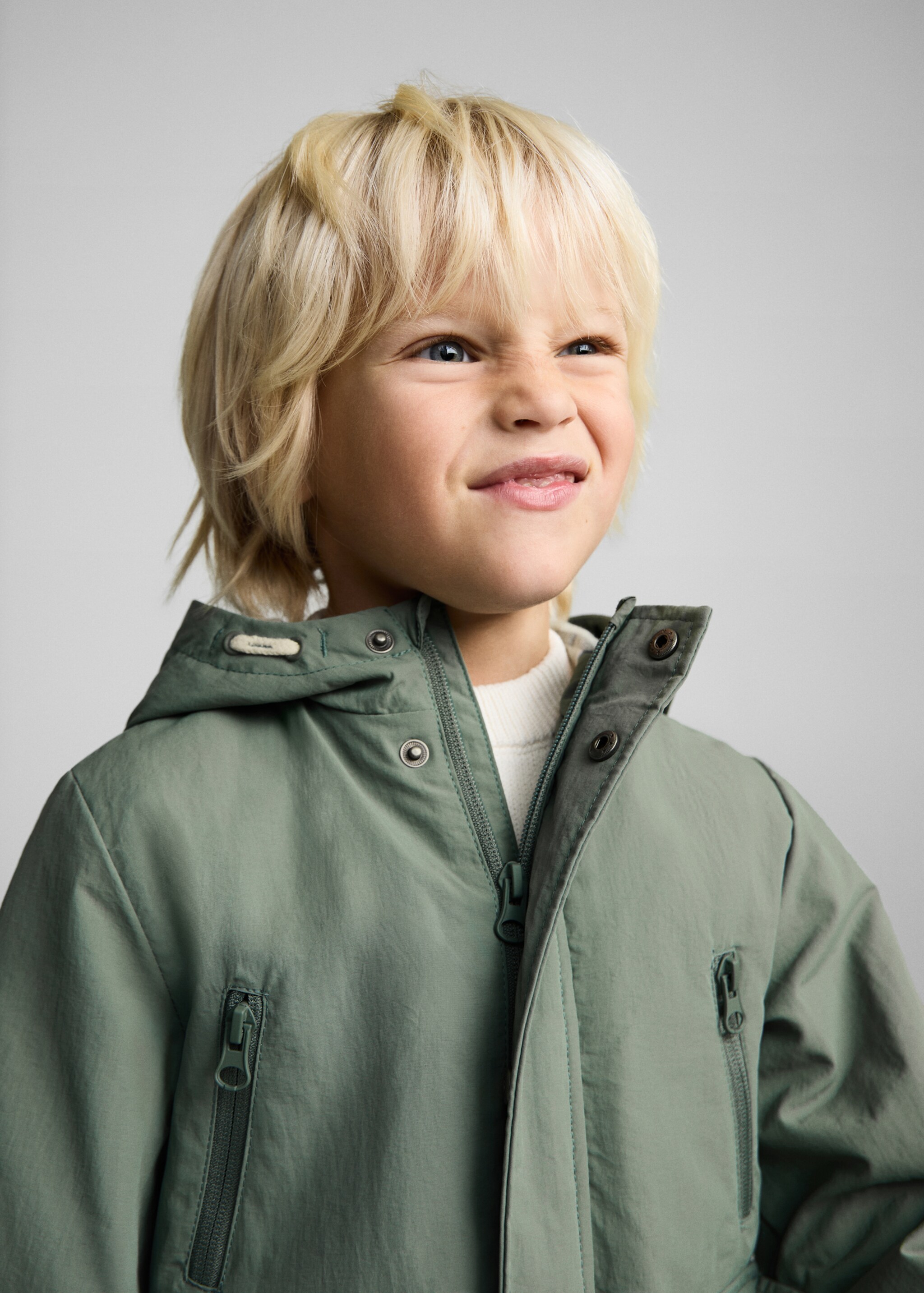 Quilted hooded parka - Details of the article 4, Pastel Green. Ref: 87044400-00.