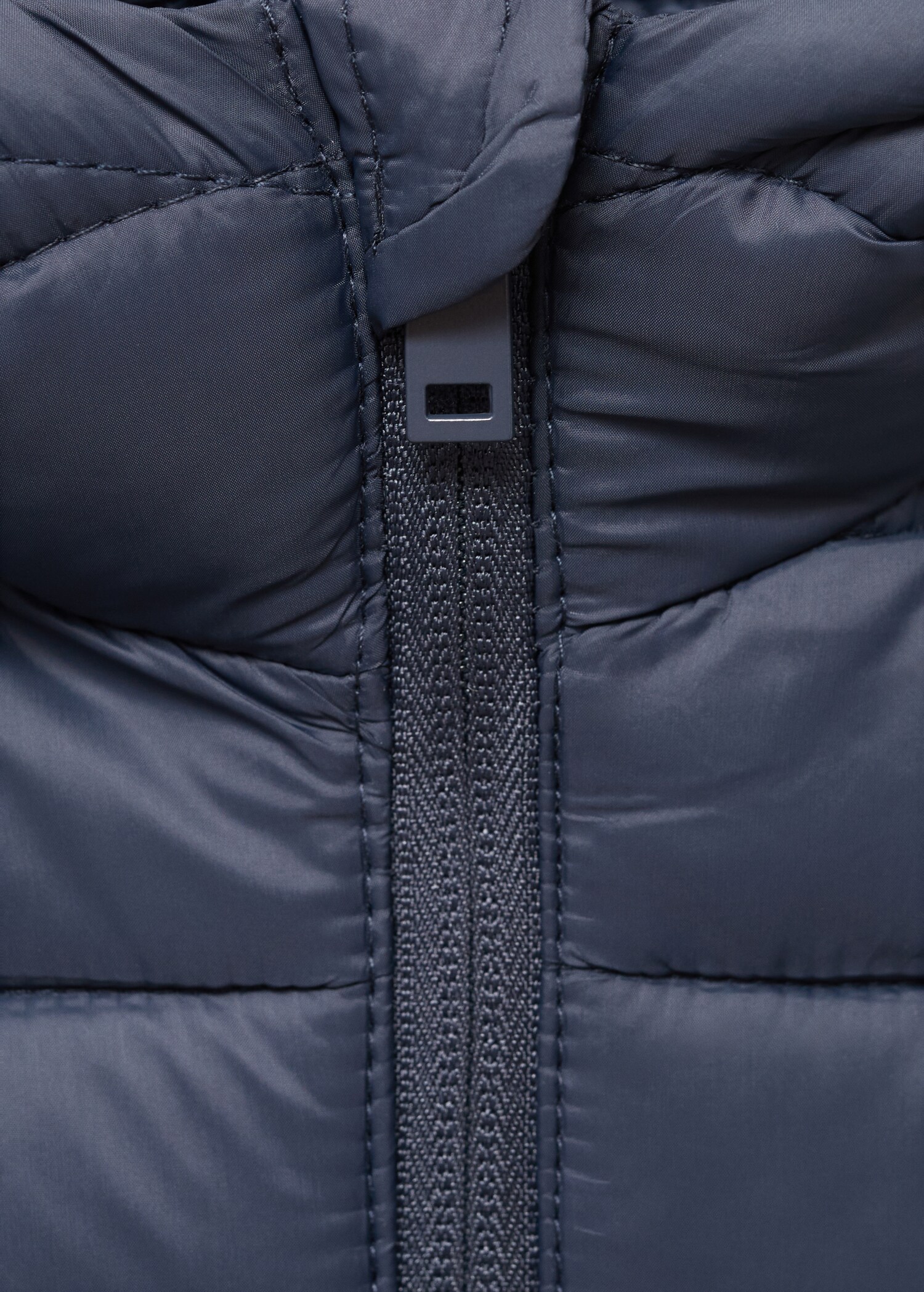 Quilted gilet with hood - Details of the article 8