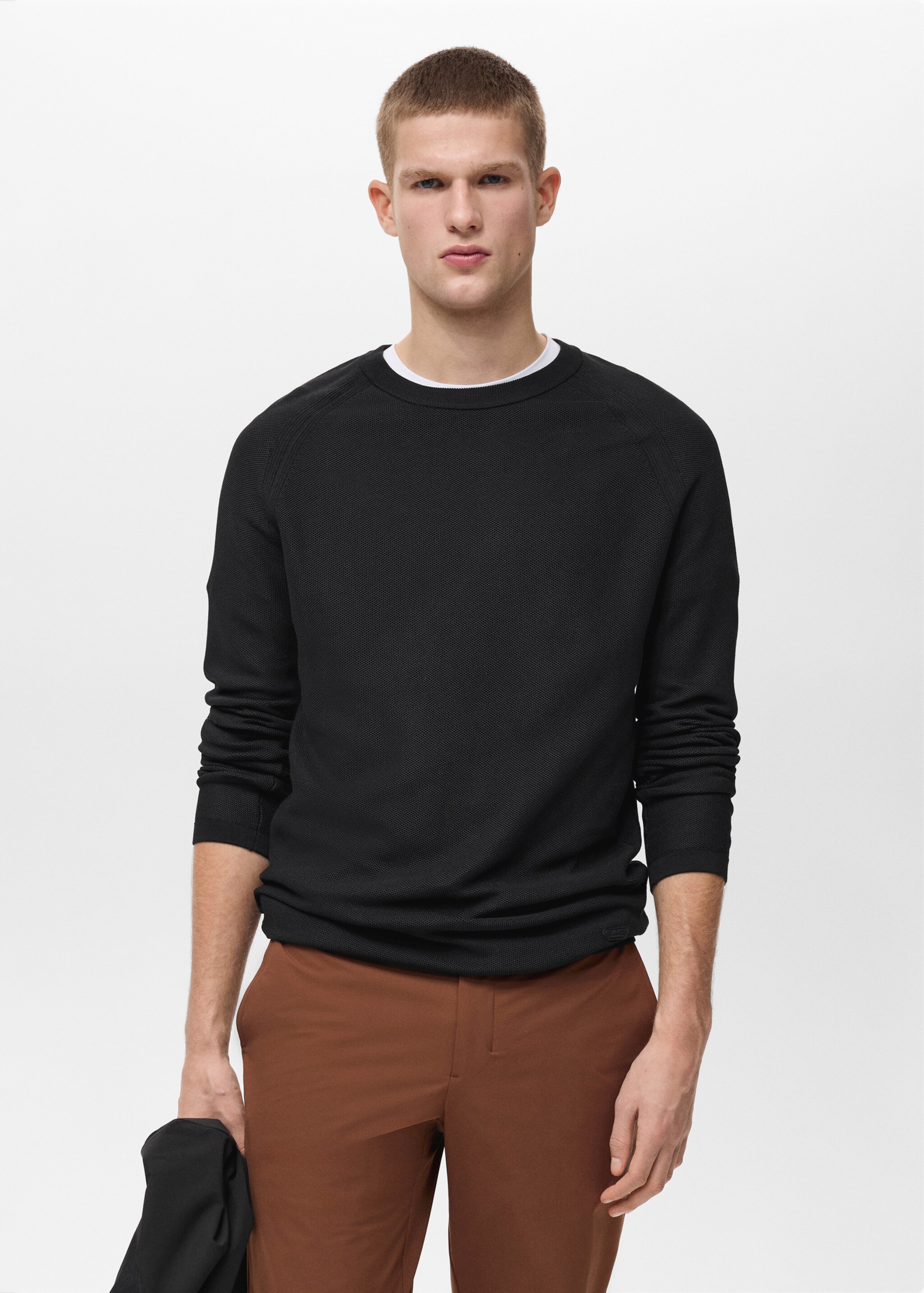Breathable sweater with COOLMAX® technology - Medium plane, Black. Ref: 87044412-00.
