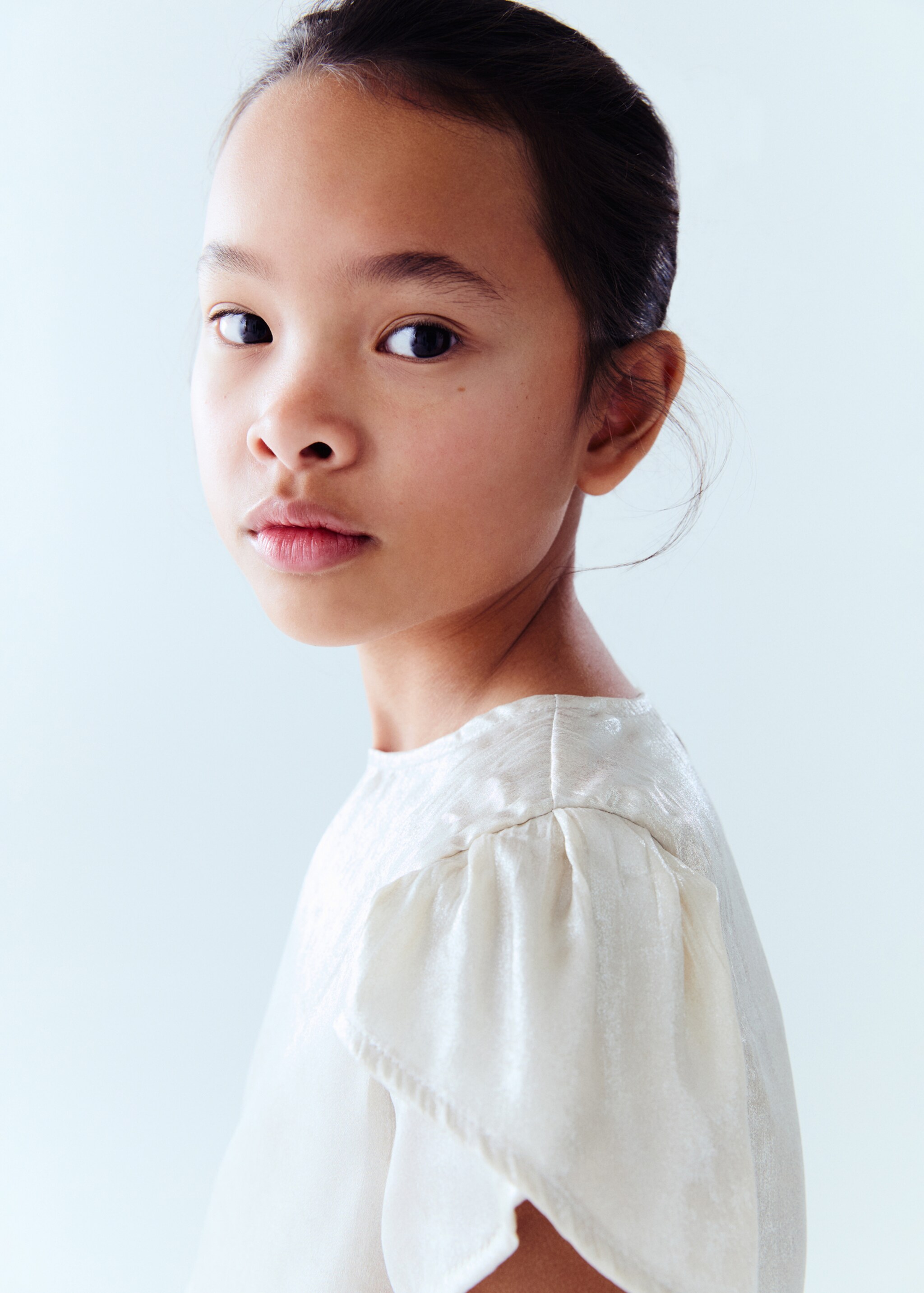 Satijnen blouse met korte mouwen - Detail van het artikel 5, Open beige. Ref: 87044417-00.