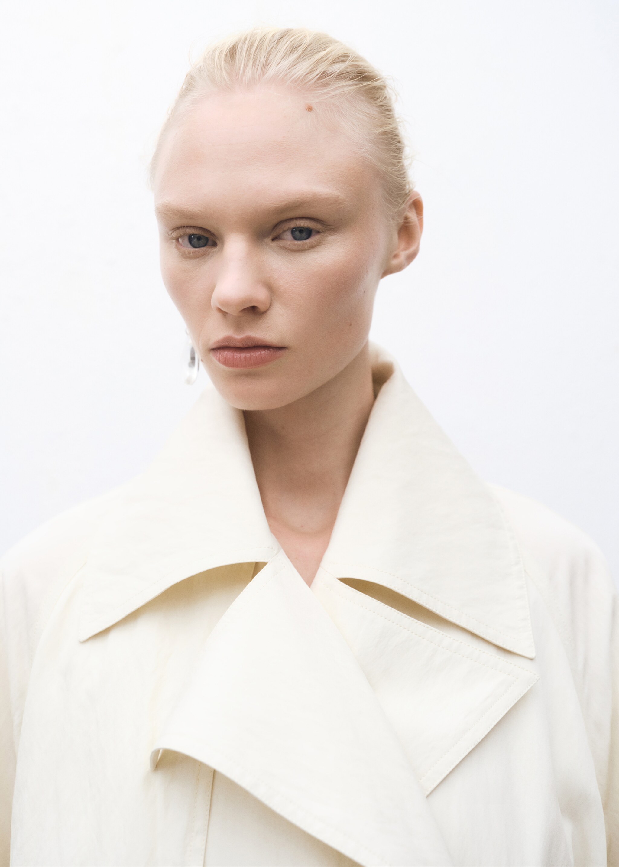 Oversized trench coat with lapels - Medium plane, Ecru. Ref: 87044425-00.