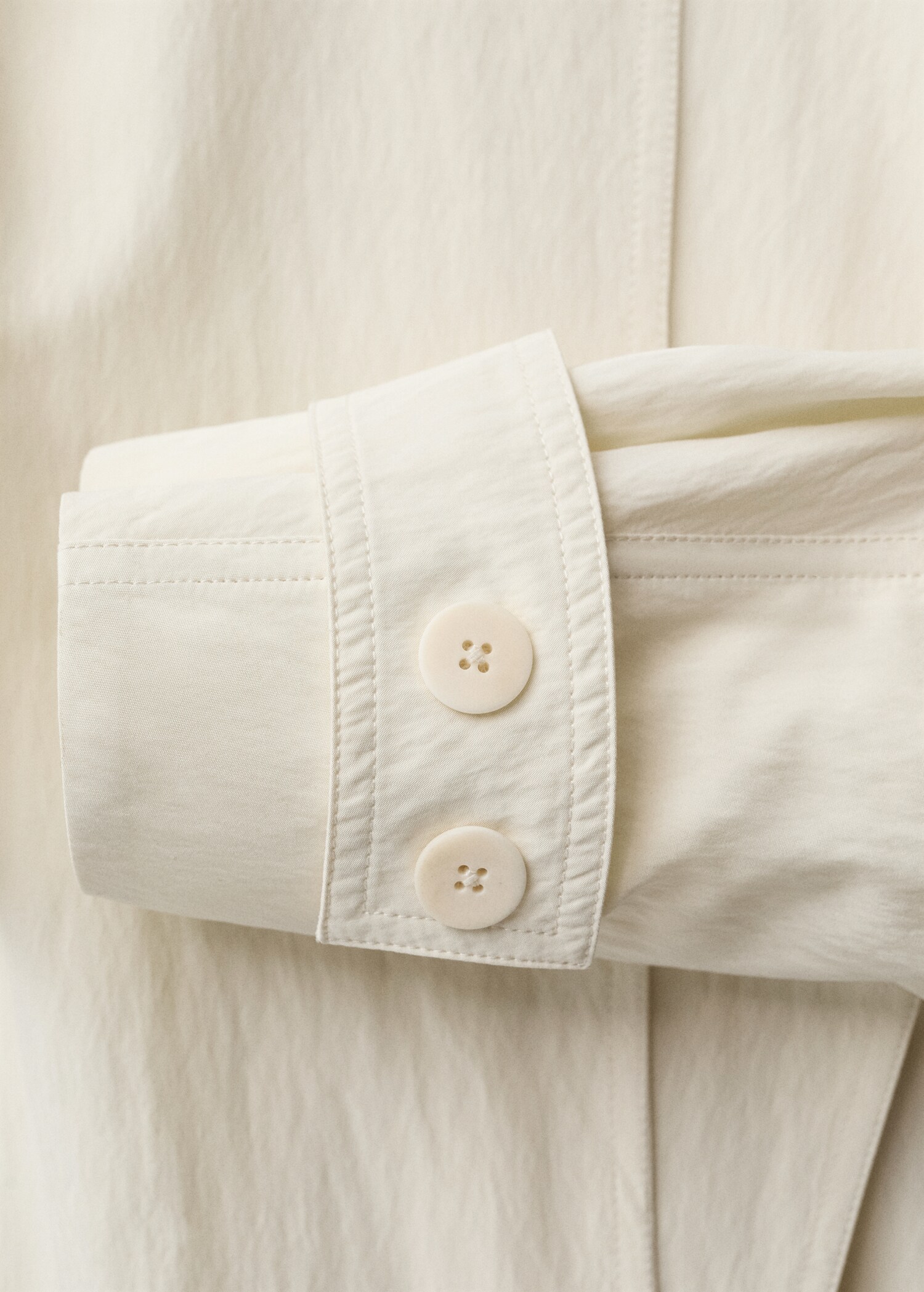 Oversized trench coat with lapels - Details of the article 0