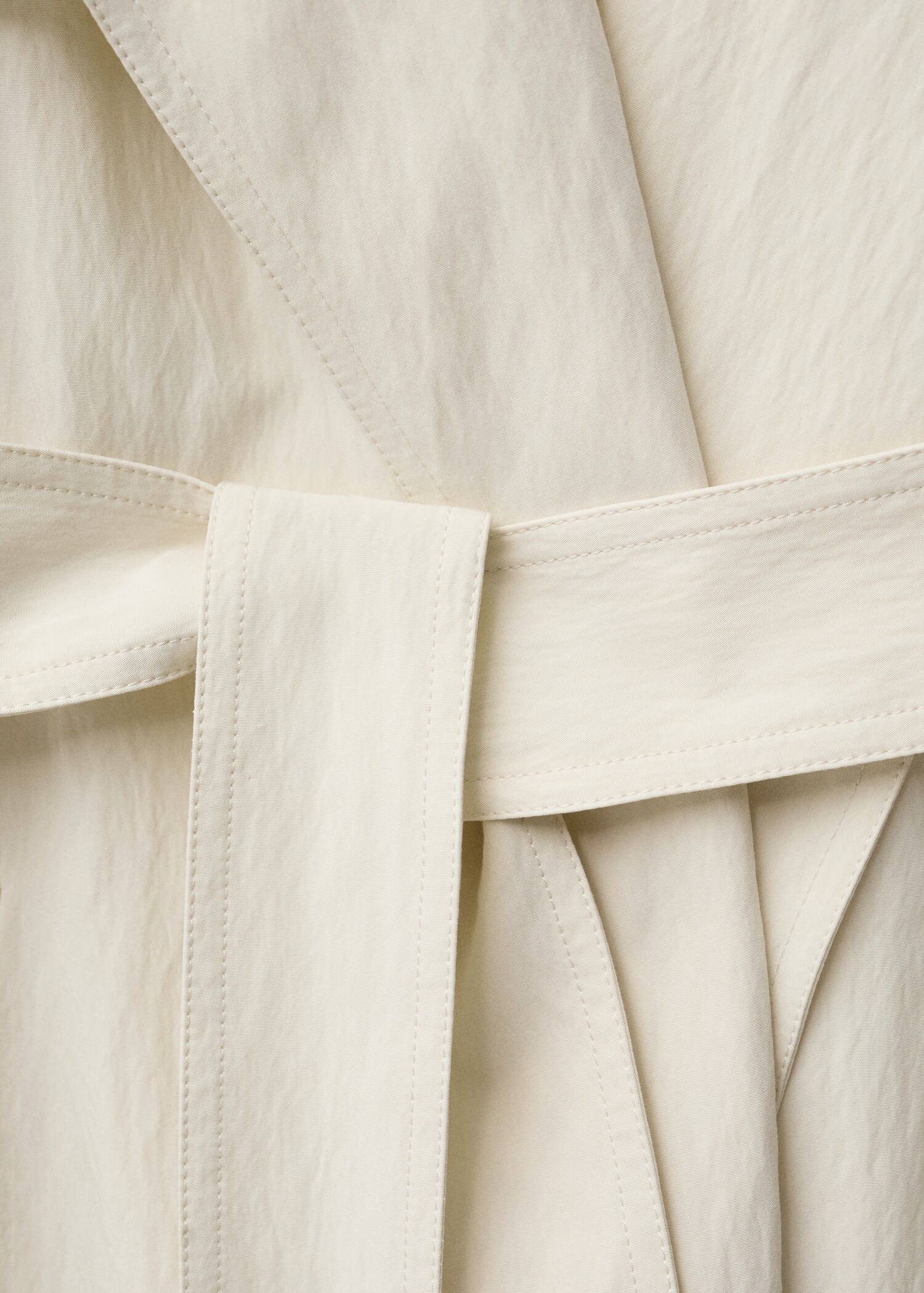 Oversized trench coat with lapels - Details of the article 8