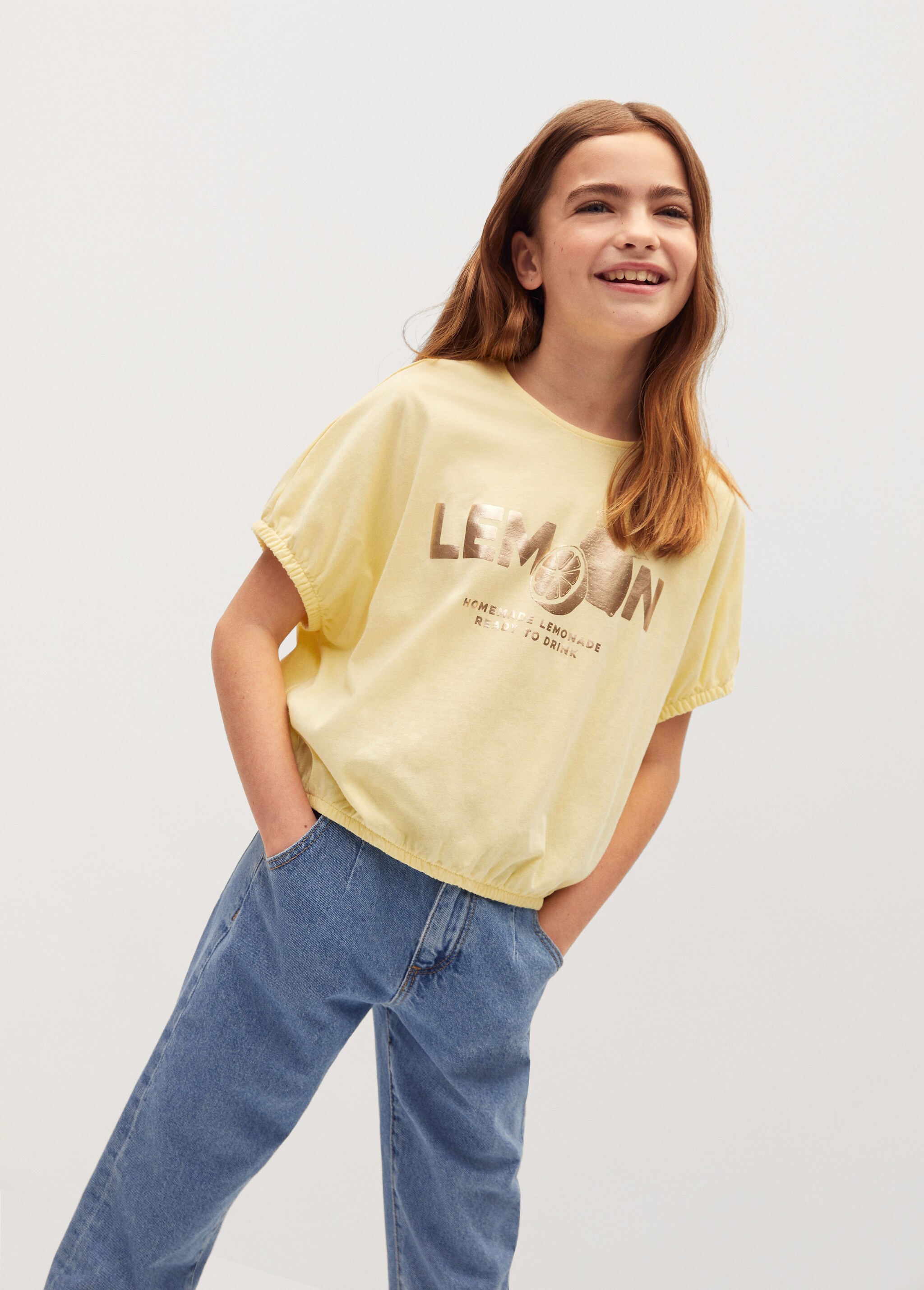 Camiseta crop estampado - Plano medio