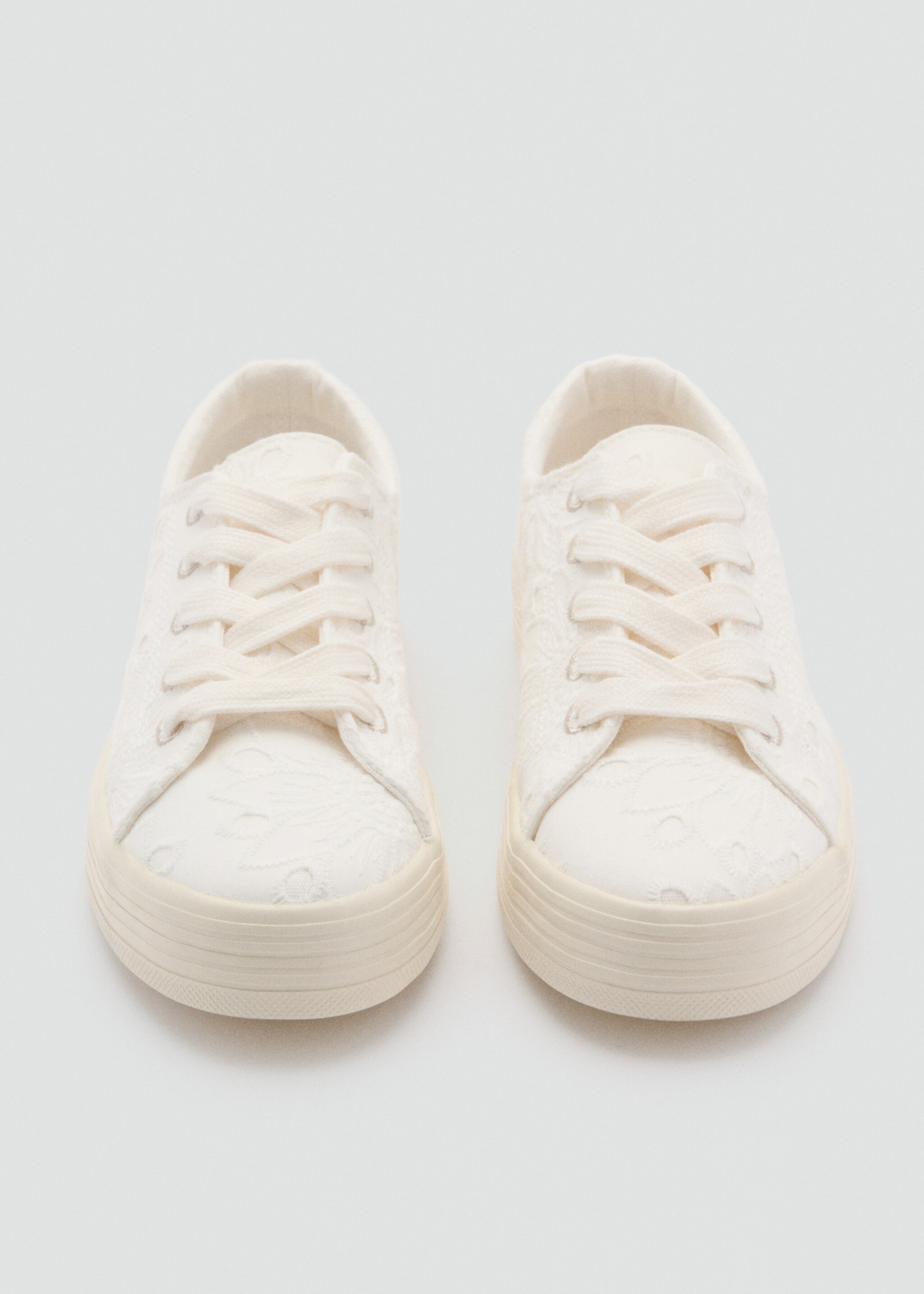 Sabatilles brodades - Detall de l'article 1, Blanc. Ref: 87044781-00.