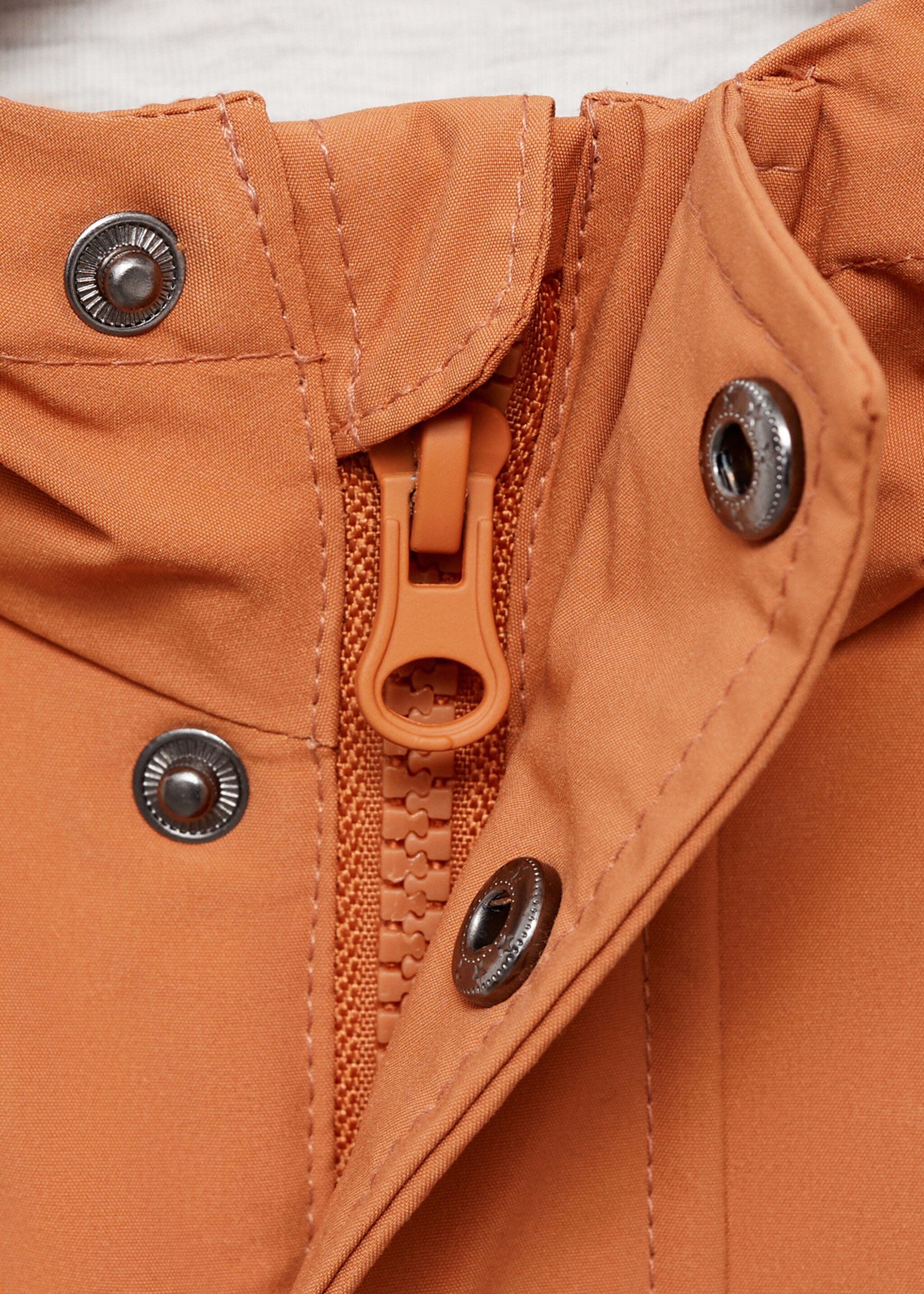 Hooded water-repellent parka - Details of the article 8, Russet. Ref: 87044791-00.