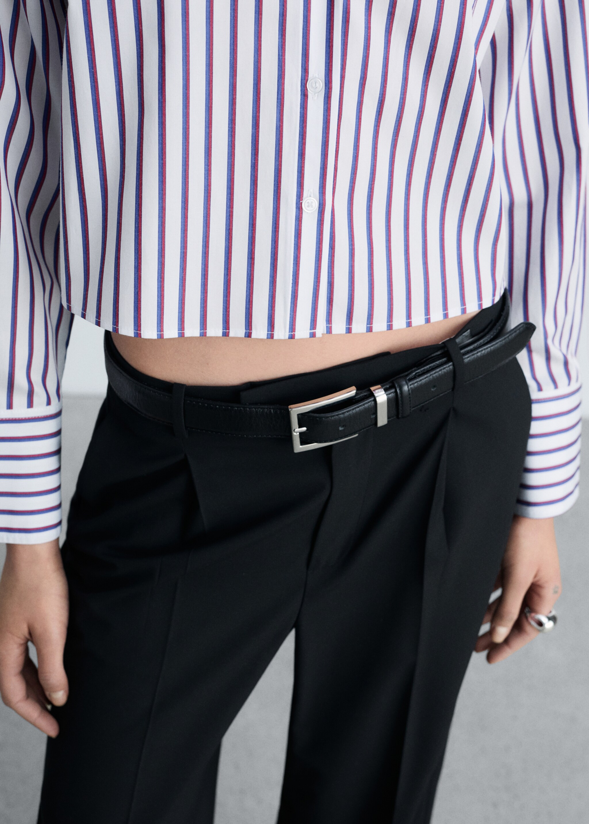 Striped cropped shirt - Details of the article 6, Red. Ref: 87044801-00.