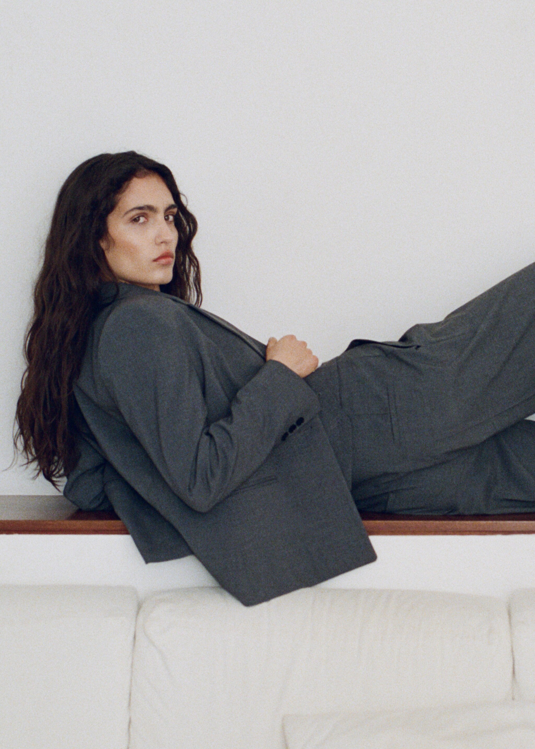 Gerade Anzughose - Detail des Artikels 9, Grau. Ref: 87044802-00.