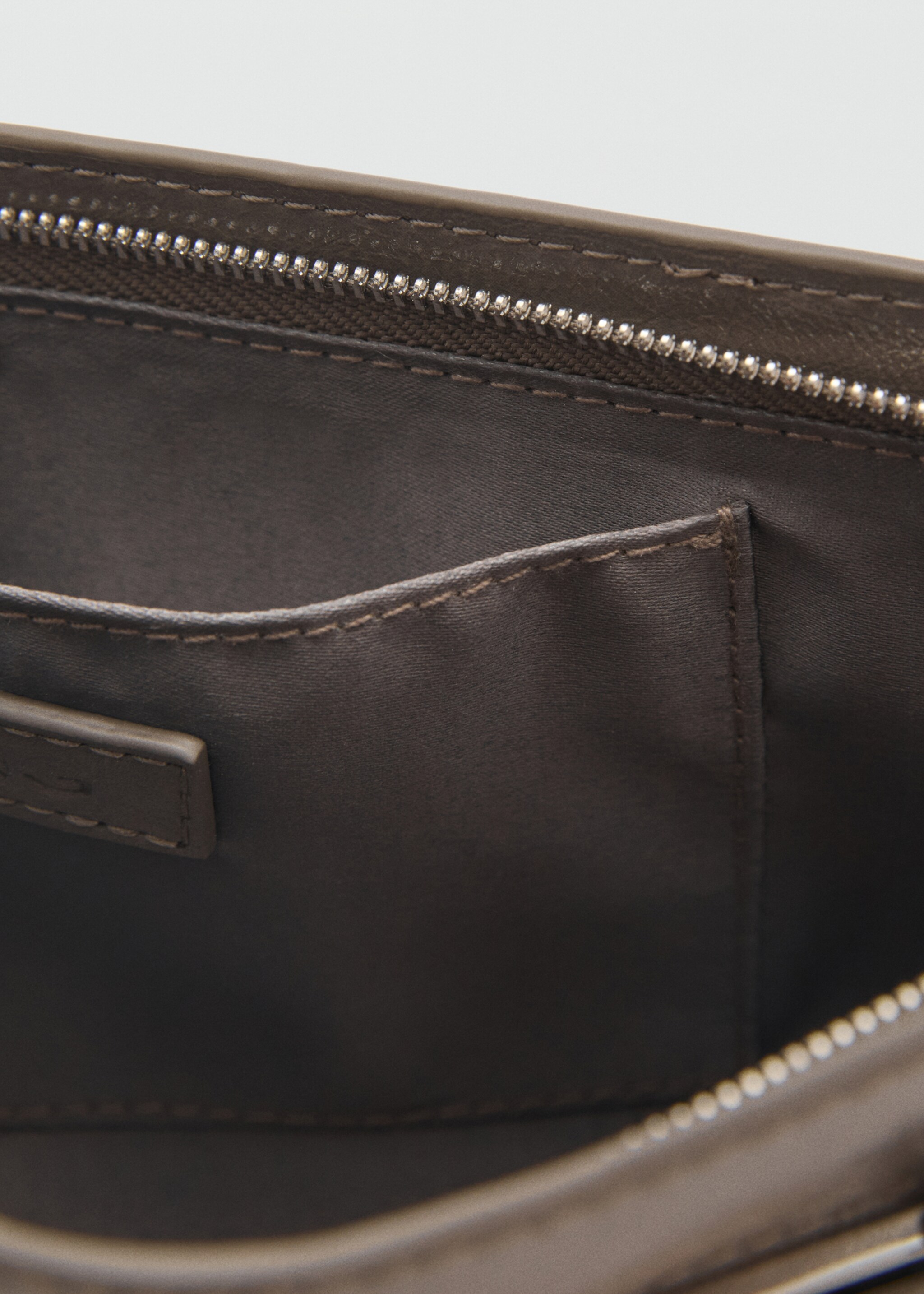 Shoulder bag with pochette pockets - Details of the article 2, Medium Grey. Ref: 87044806-00.