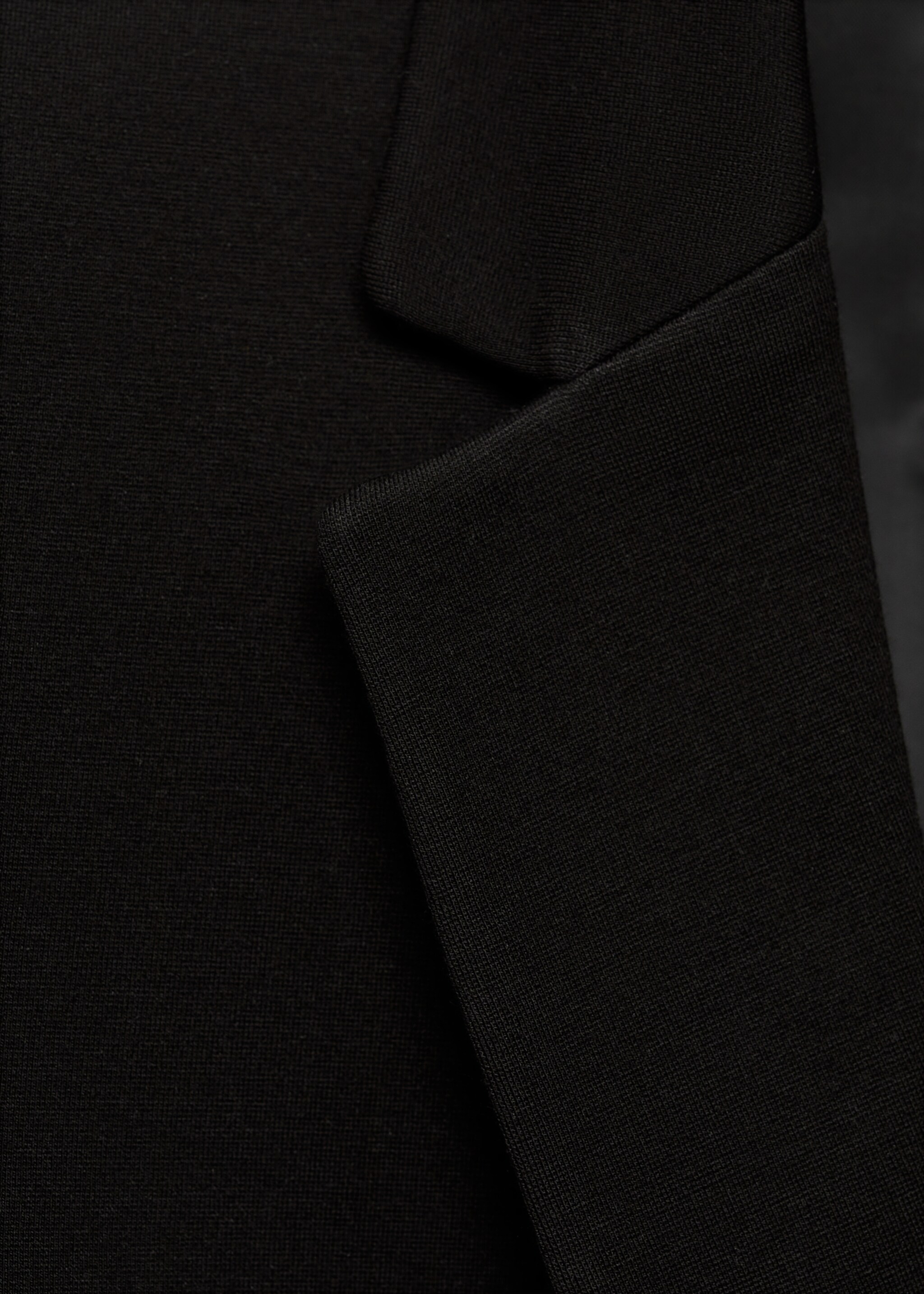 Suit blazer with flap pockets - Details of the article 8, Black. Ref: 87044808-00.
