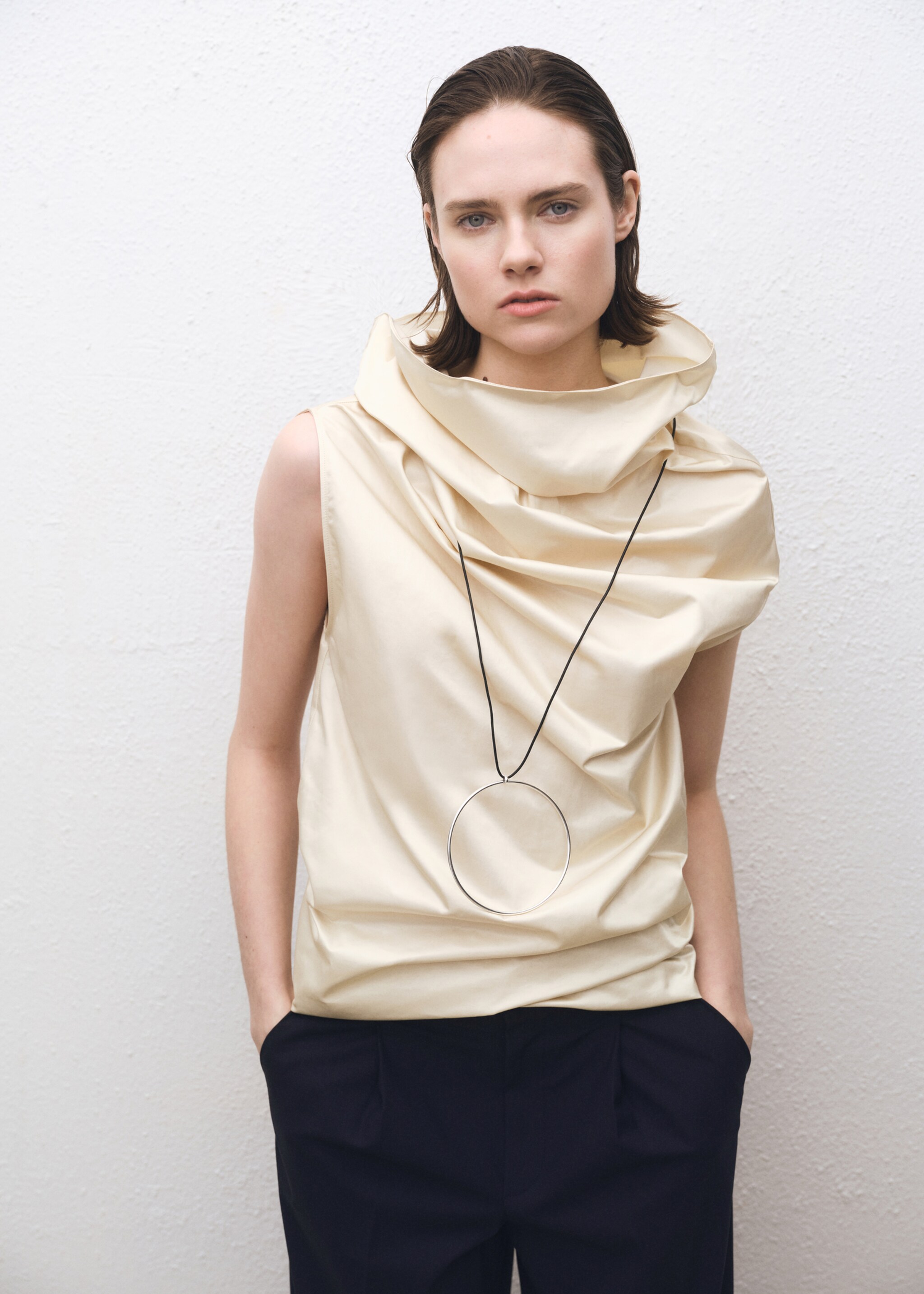 Pantalon wideleg à pinces en laine mélangée - Détail de l'article 1, Bleu marine. Ref: 87044812-00.