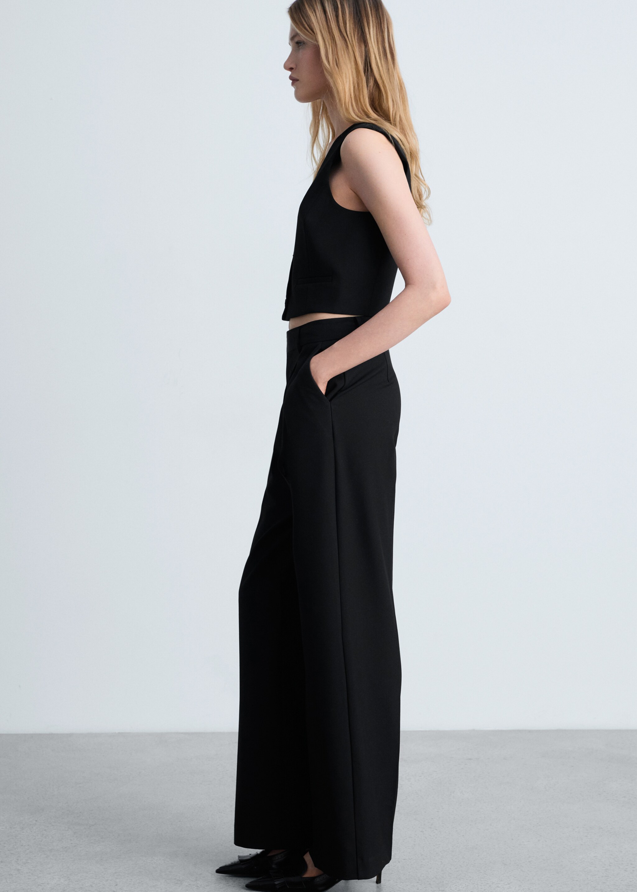 Straight suit trousers - Details of the article 2, Black. Ref: 87045140-00.