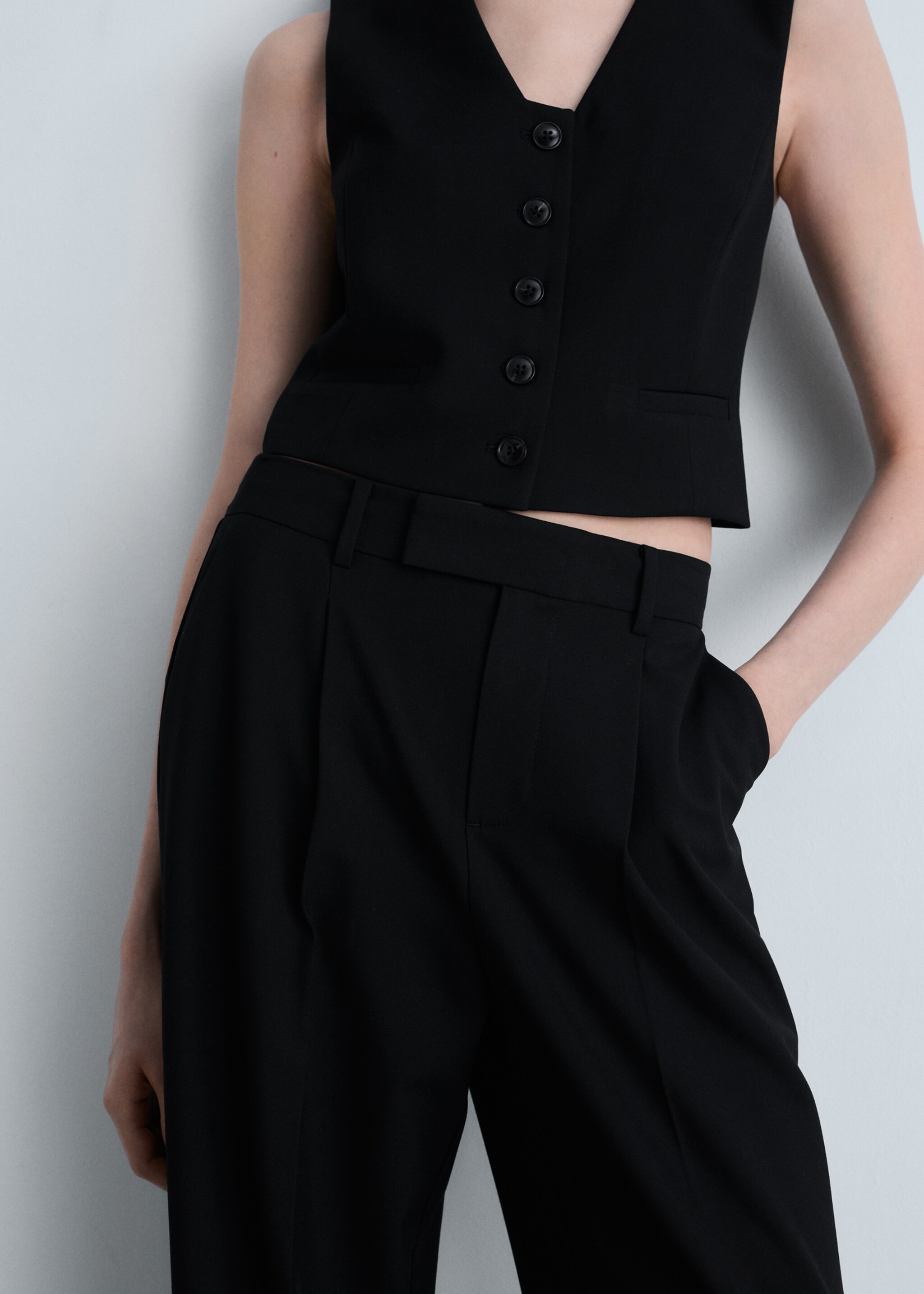 Straight suit trousers - Details of the article 6, Black. Ref: 87045140-00.