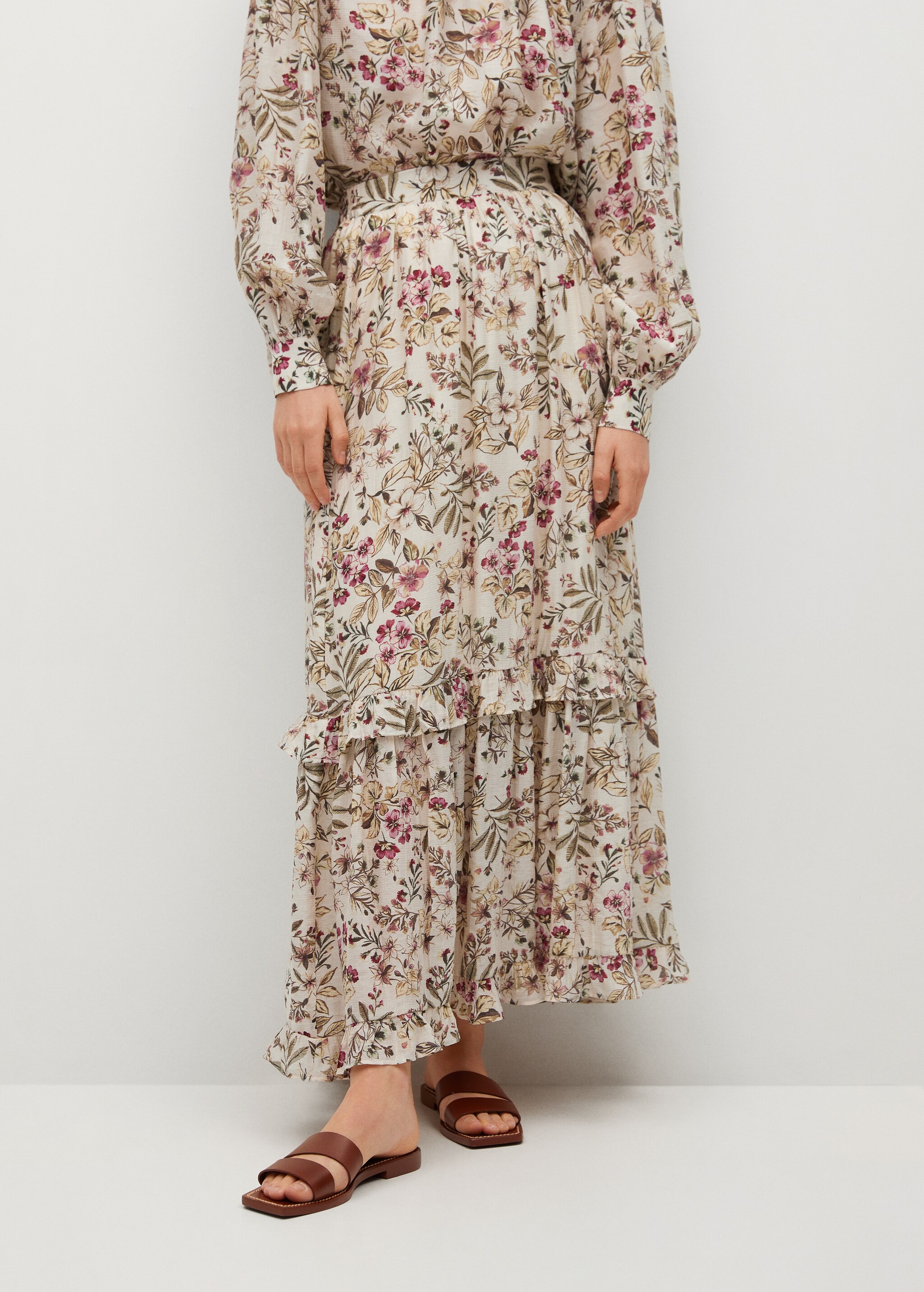 Falda estampada volantes - Plano medio