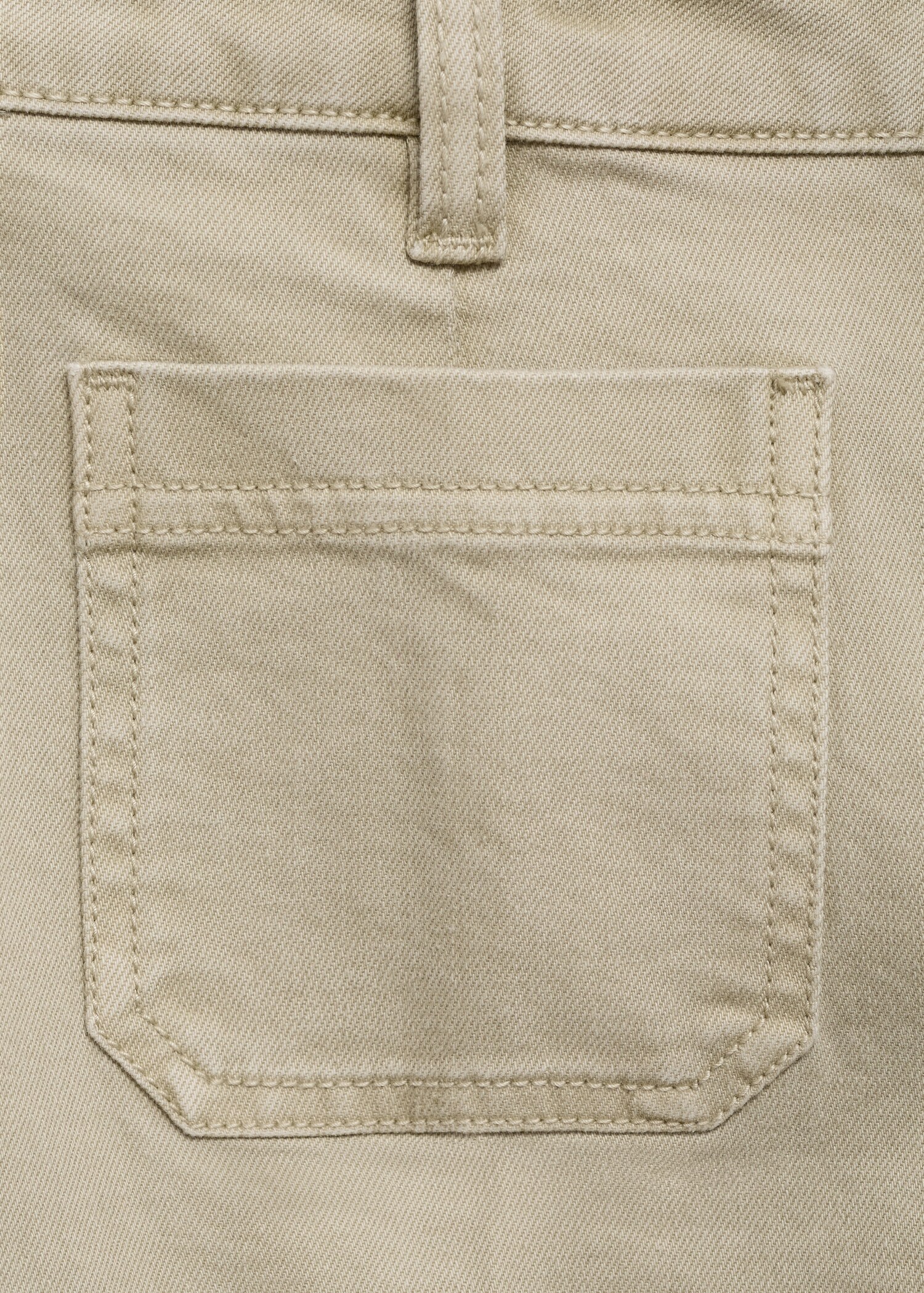 Flared cropped jeans with pockets - Details of the article 0