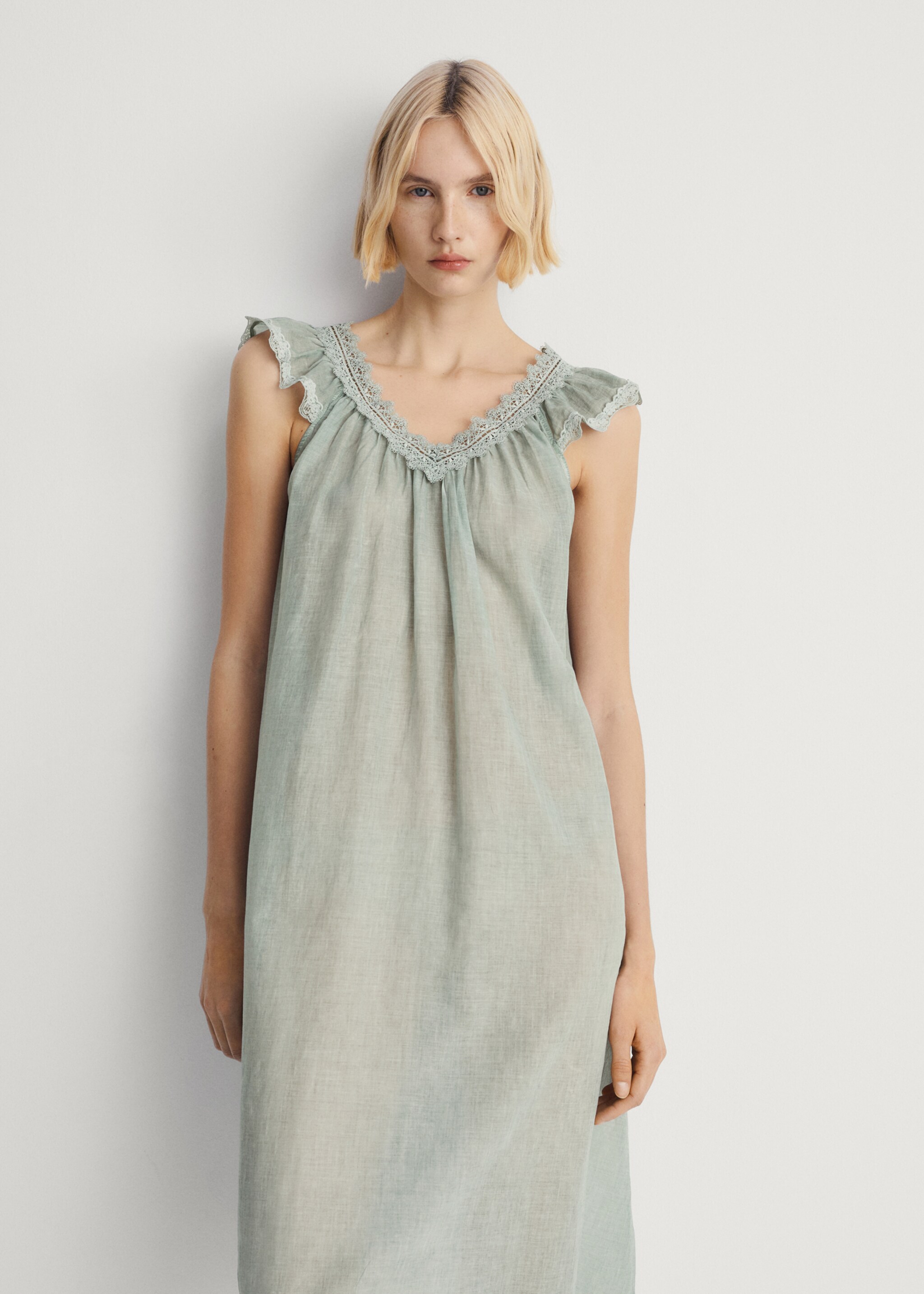 Overdyed lace cotton nightdress - Medium plane, Pastel Green. Ref: 87045752-00.