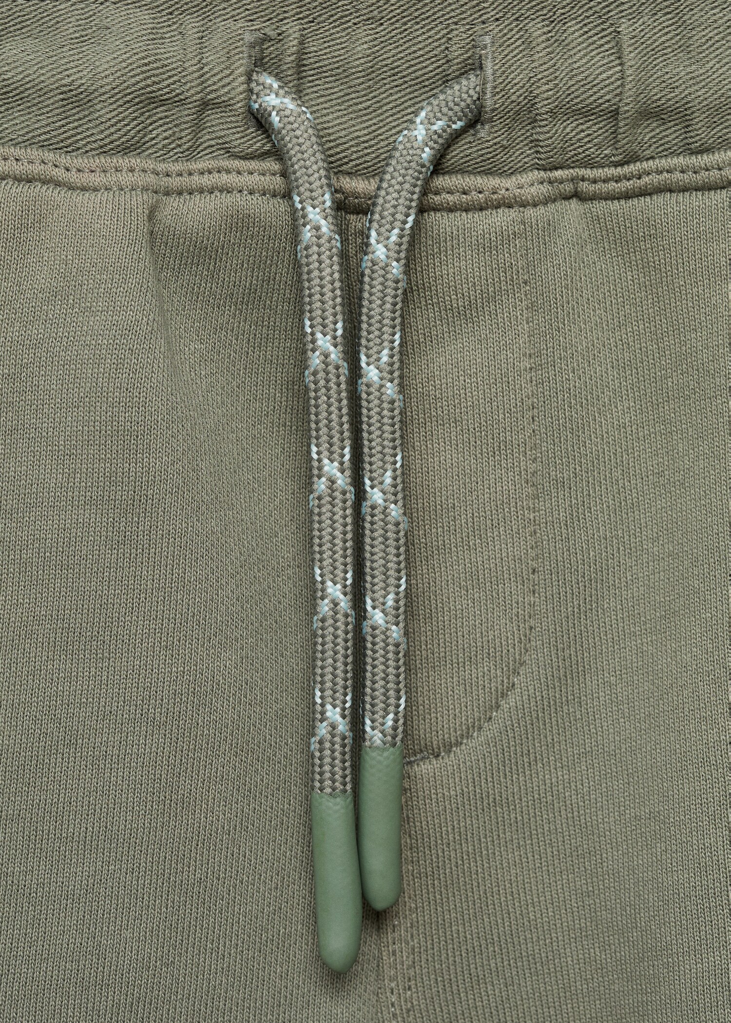 Cargo Bermuda shorts - Details of the article 8