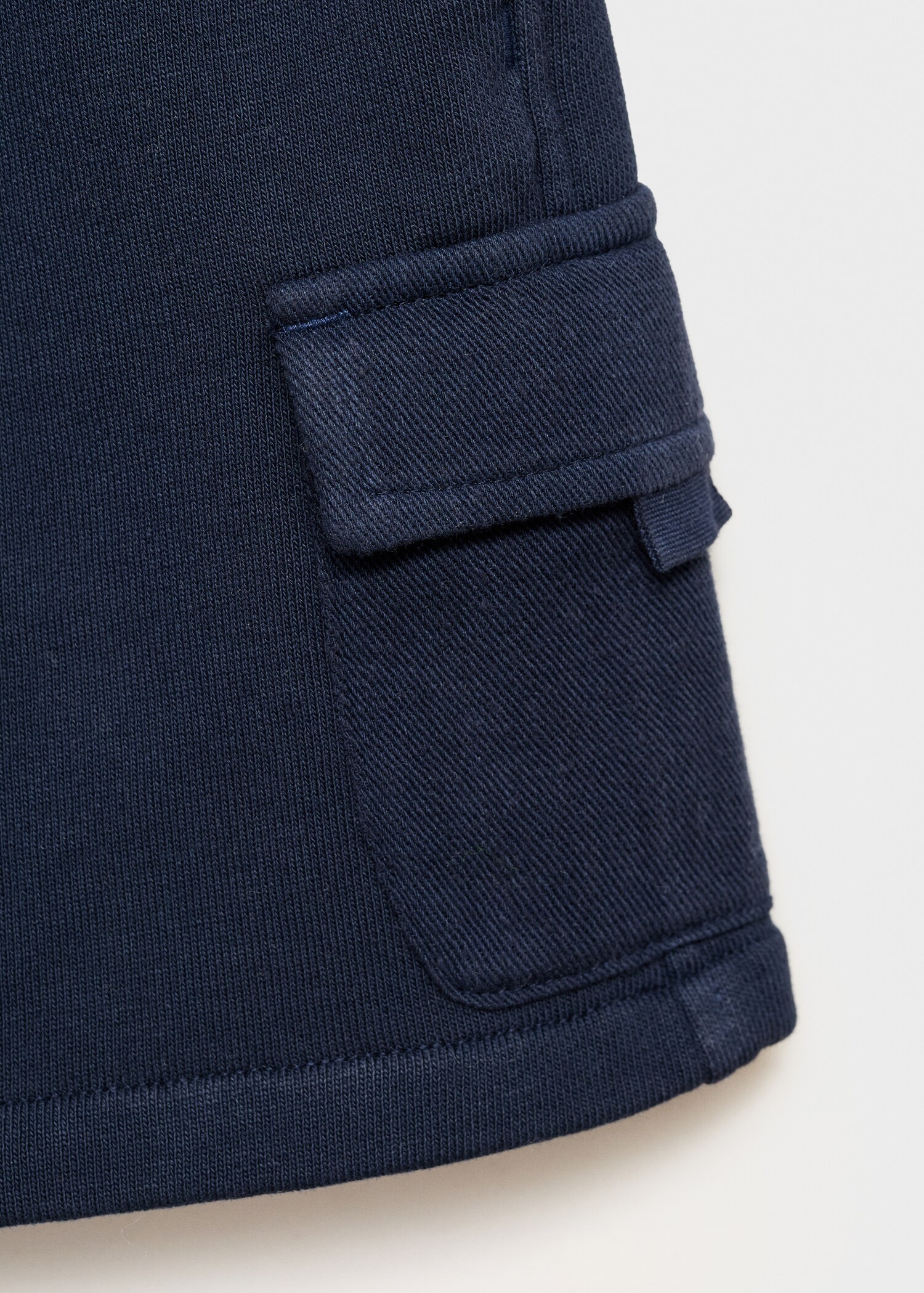 Cargo Bermuda shorts - Details of the article 0