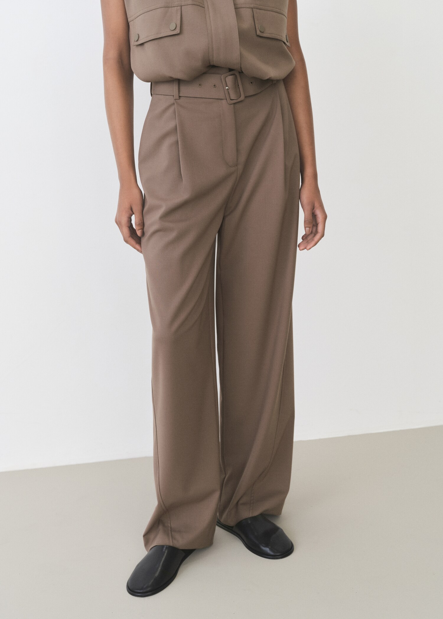 Belt straight-fit trousers - Medium plane