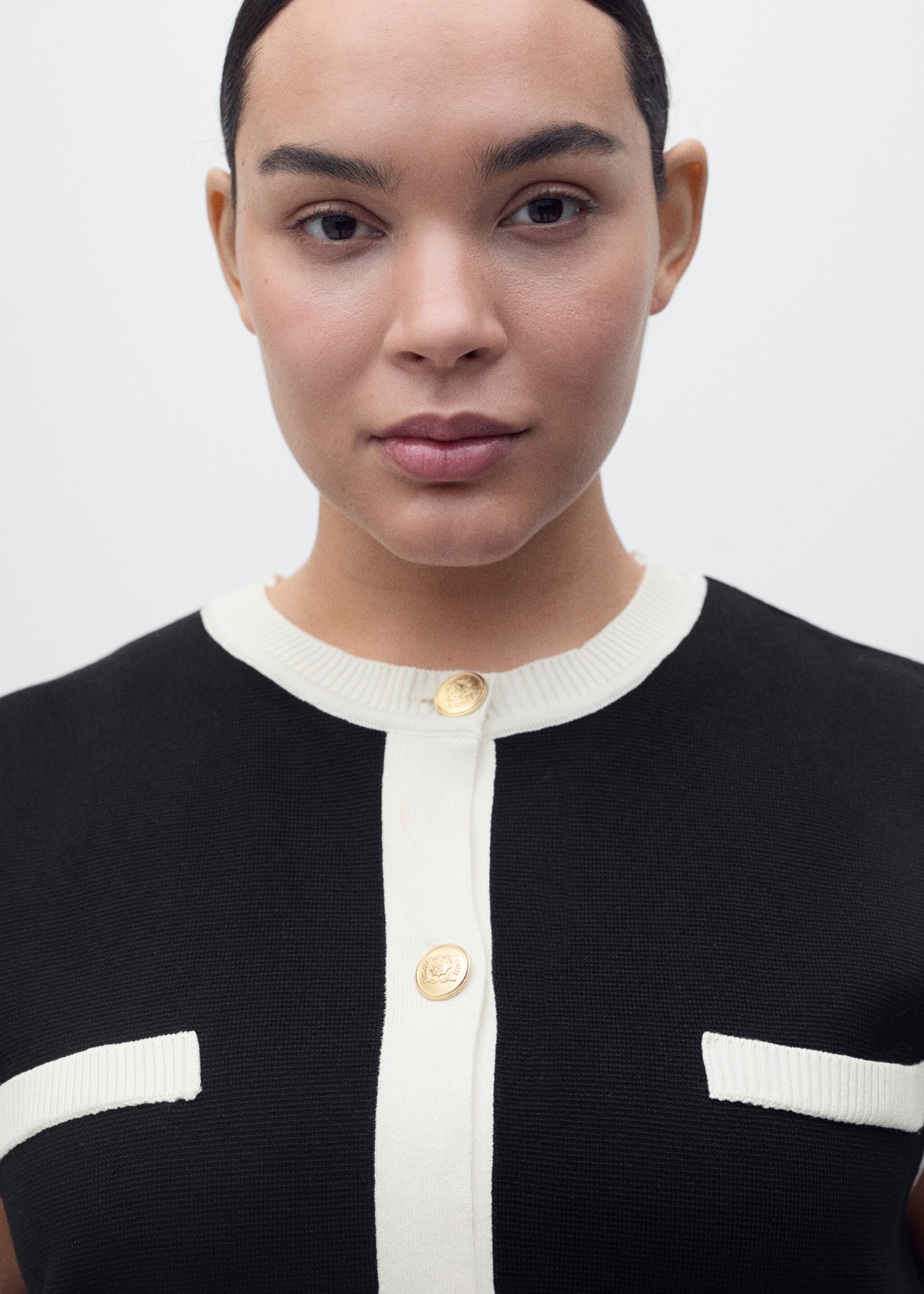 Gilet maille liserés contrastants - Détail de l'article 4, Noir. Ref: 87045763-00.