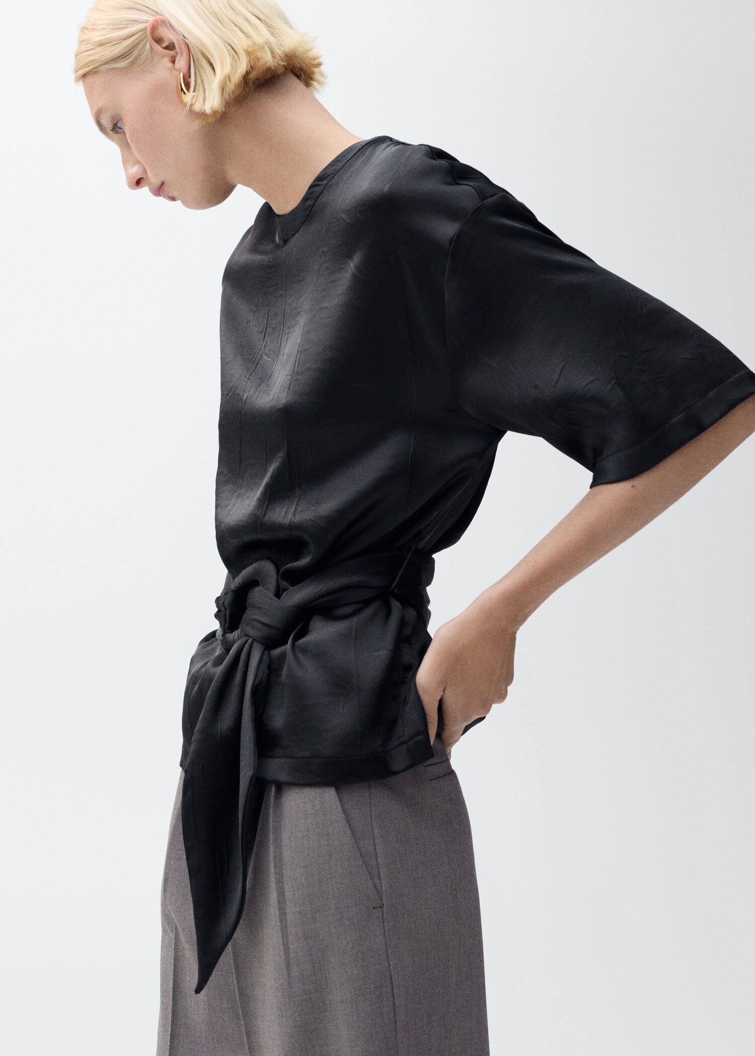 Satin blouse with belt - Details of the article 2