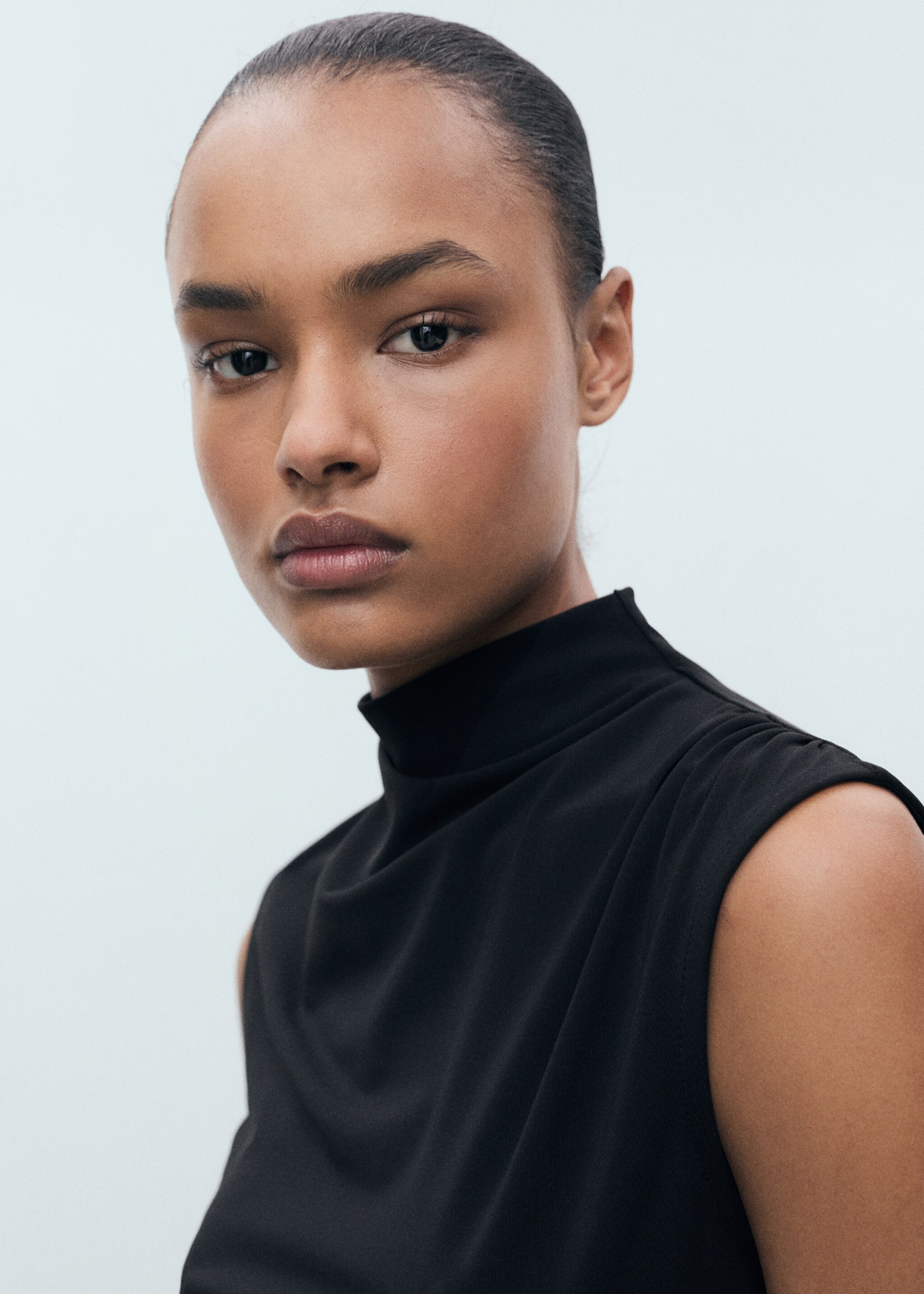 Top drapé en maille fine - Plan moyen, Noir. Ref: 87045767-00.