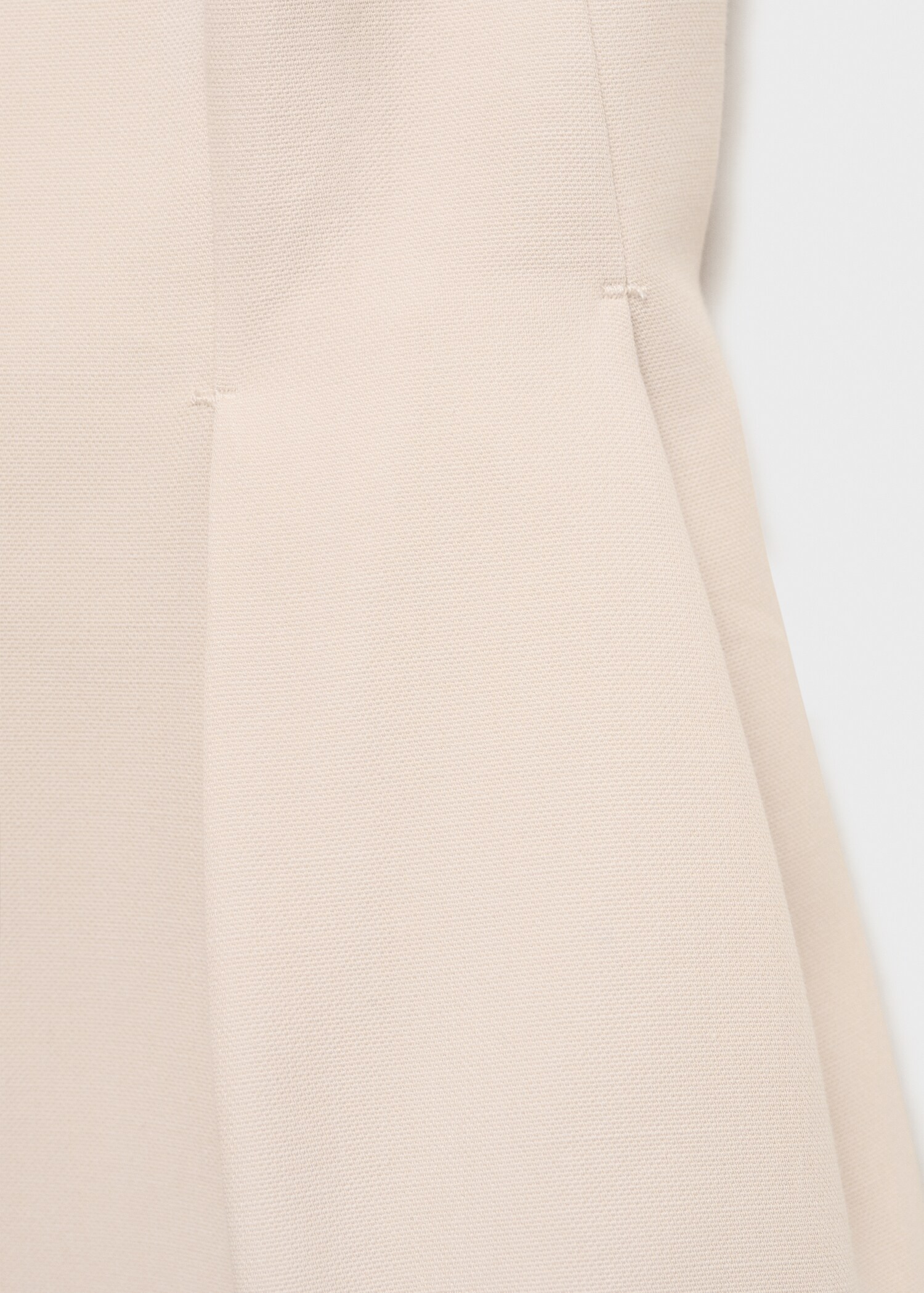 Halter-neck waistcoat with pleats - Details of the article 0