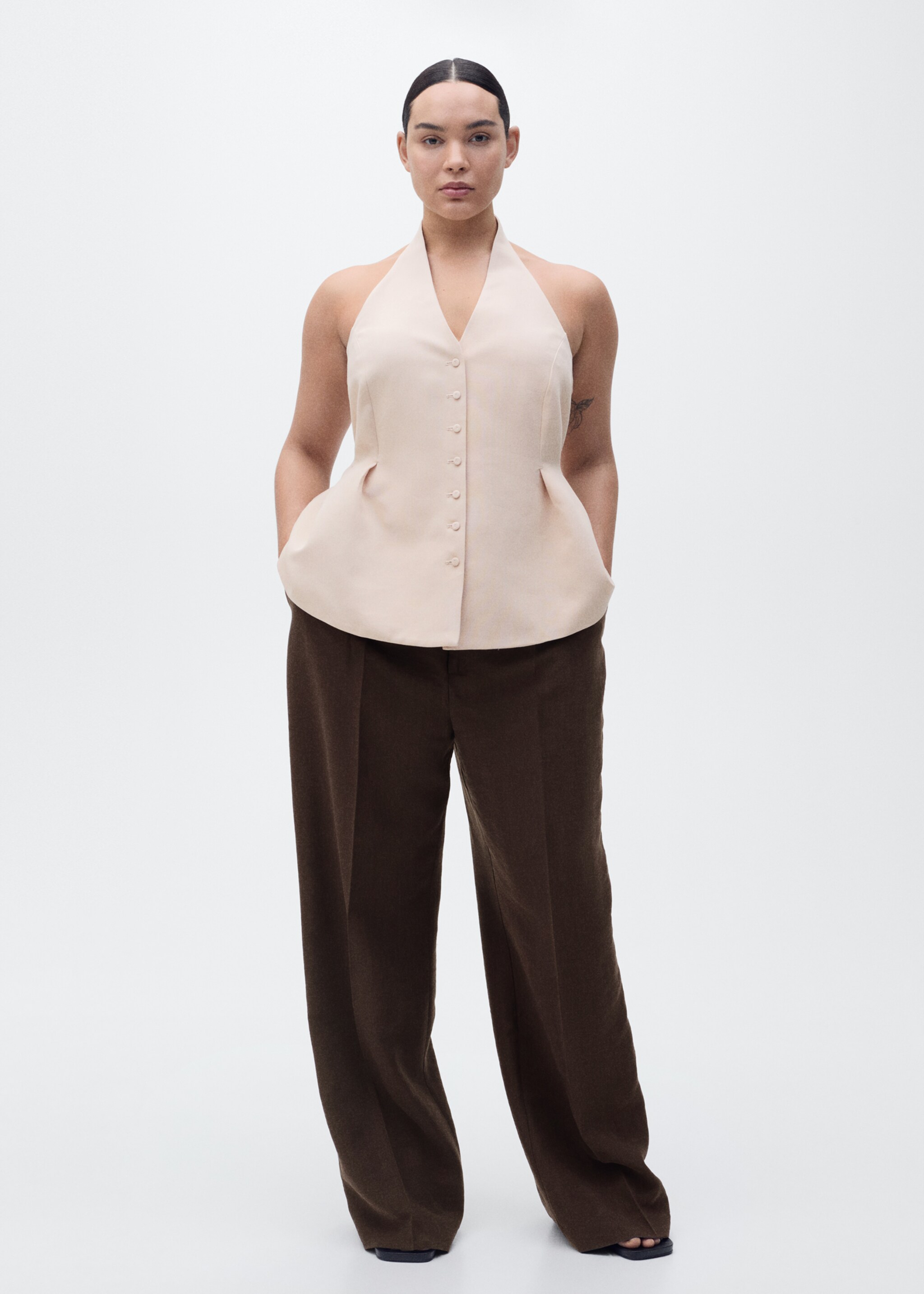 Halter-neck waistcoat with pleats - Details of the article 3, Nude. Ref: 87045769-00.