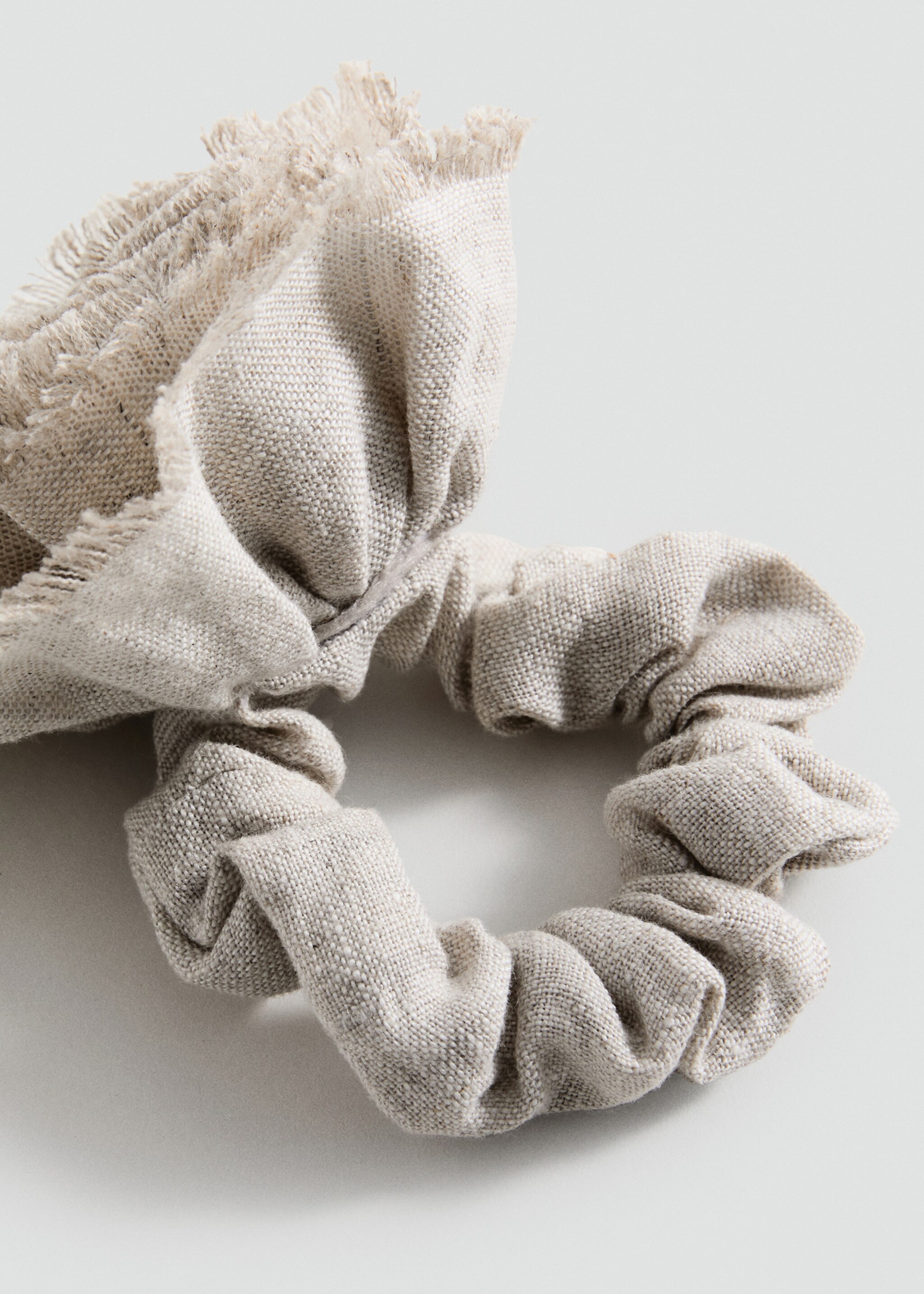 Chouchou fleurs en lin - Détail de l'article 1, Beige. Ref: 87045931-00.