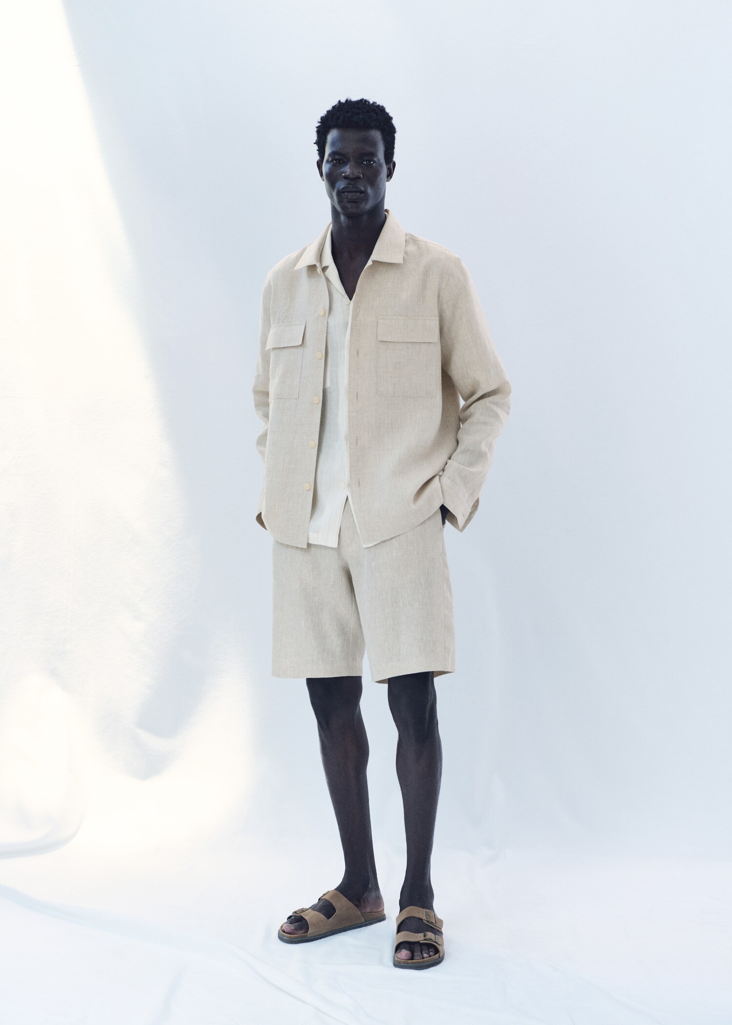 Overshirt mit Taschen aus 100 % Leinen - Detail des Artikels 3