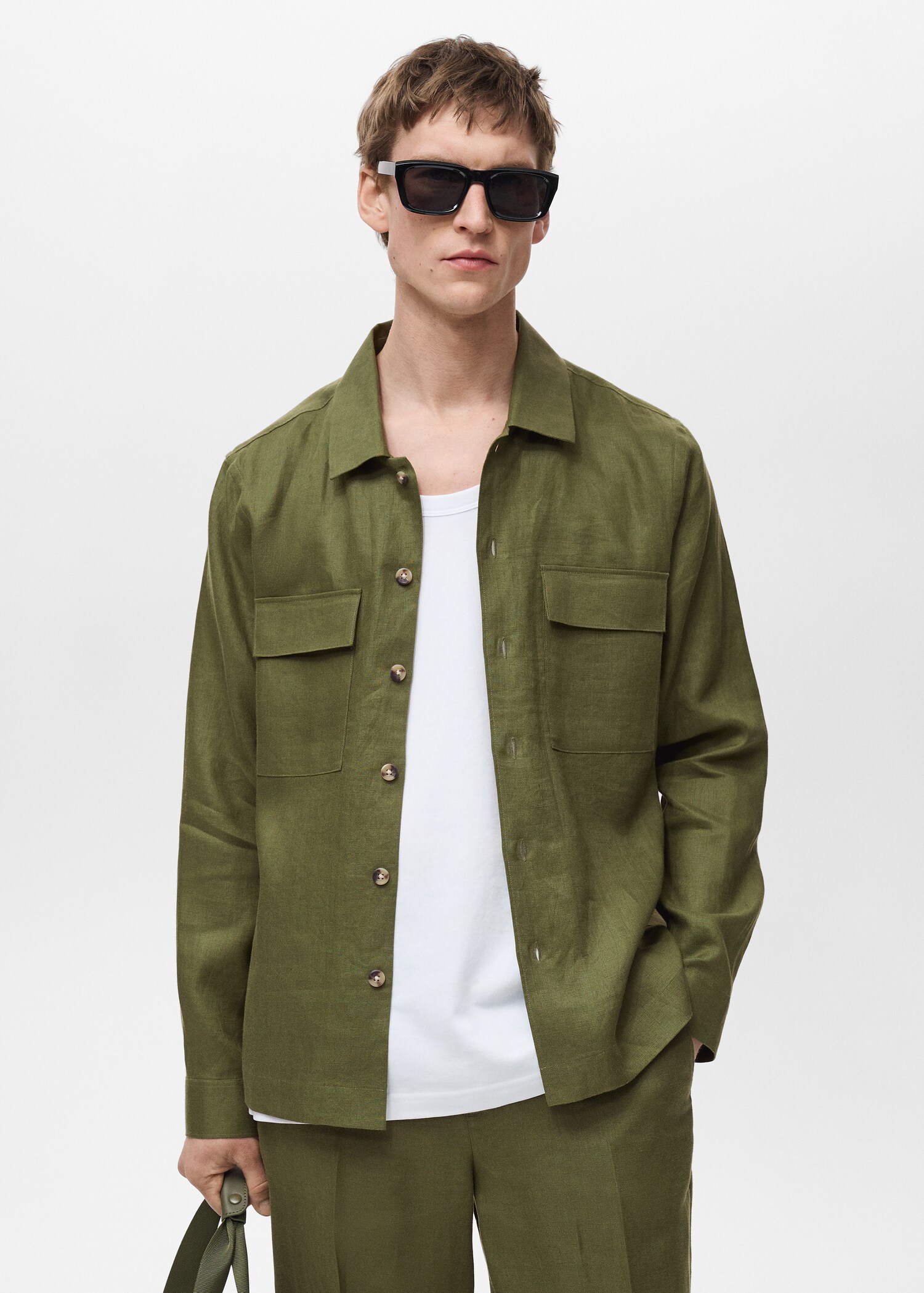 Overshirt mit Taschen aus 100 % Leinen - Mittlere Ansicht