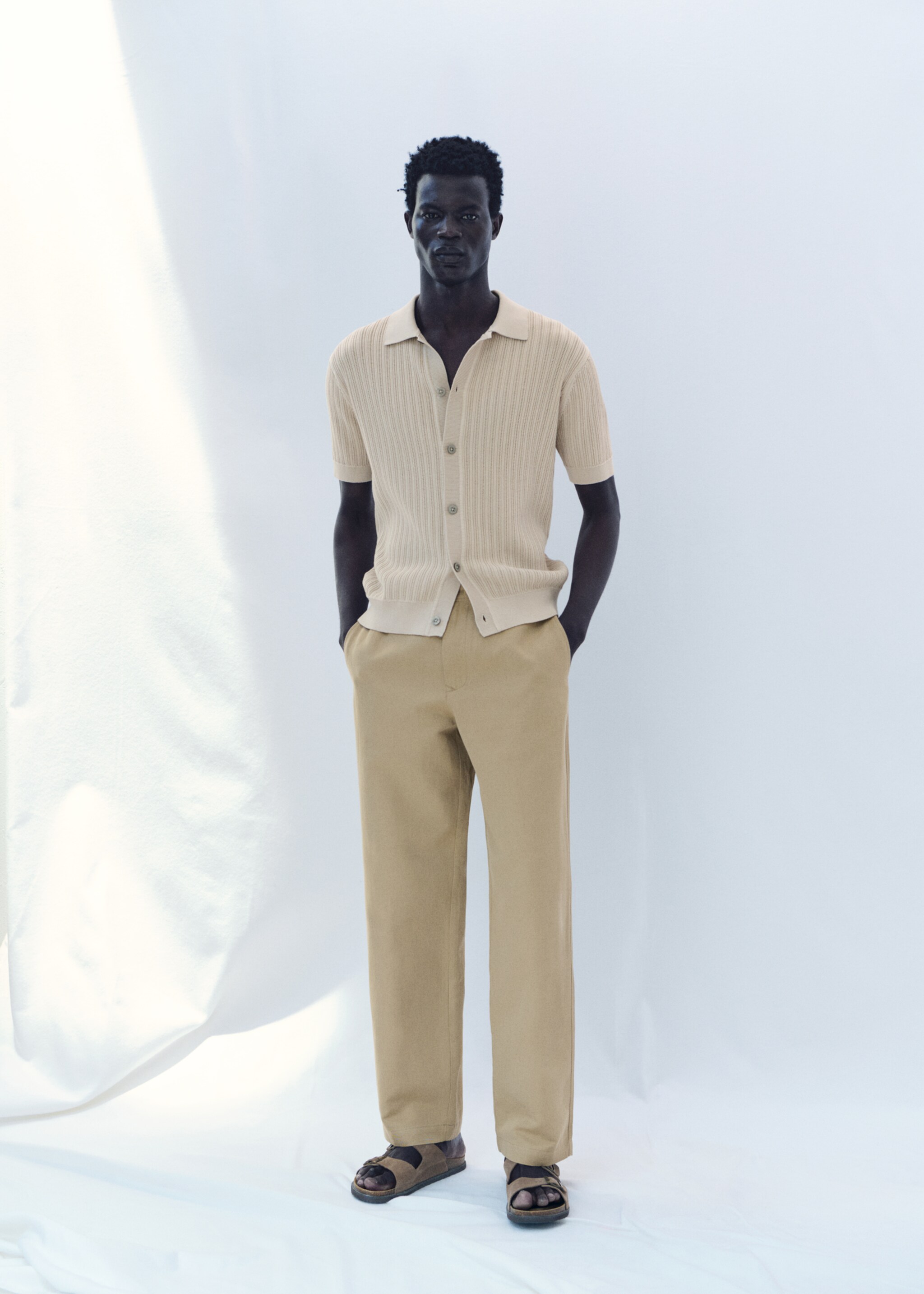 Chemise 100 % coton structurée - Détail de l'article 3, Écru. Ref: 87045936-00.