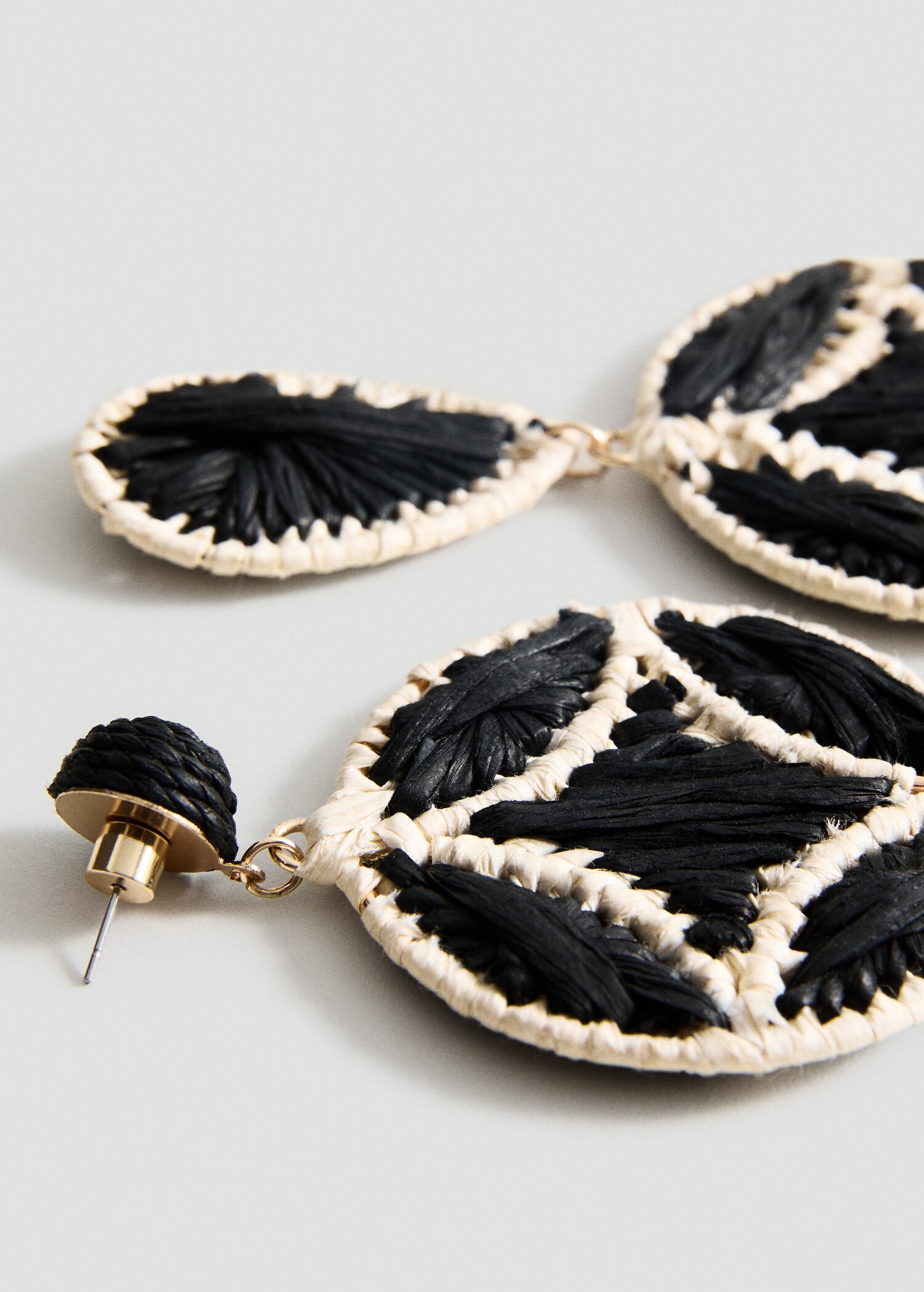 Natural fibre hanging earrings - Medium plane