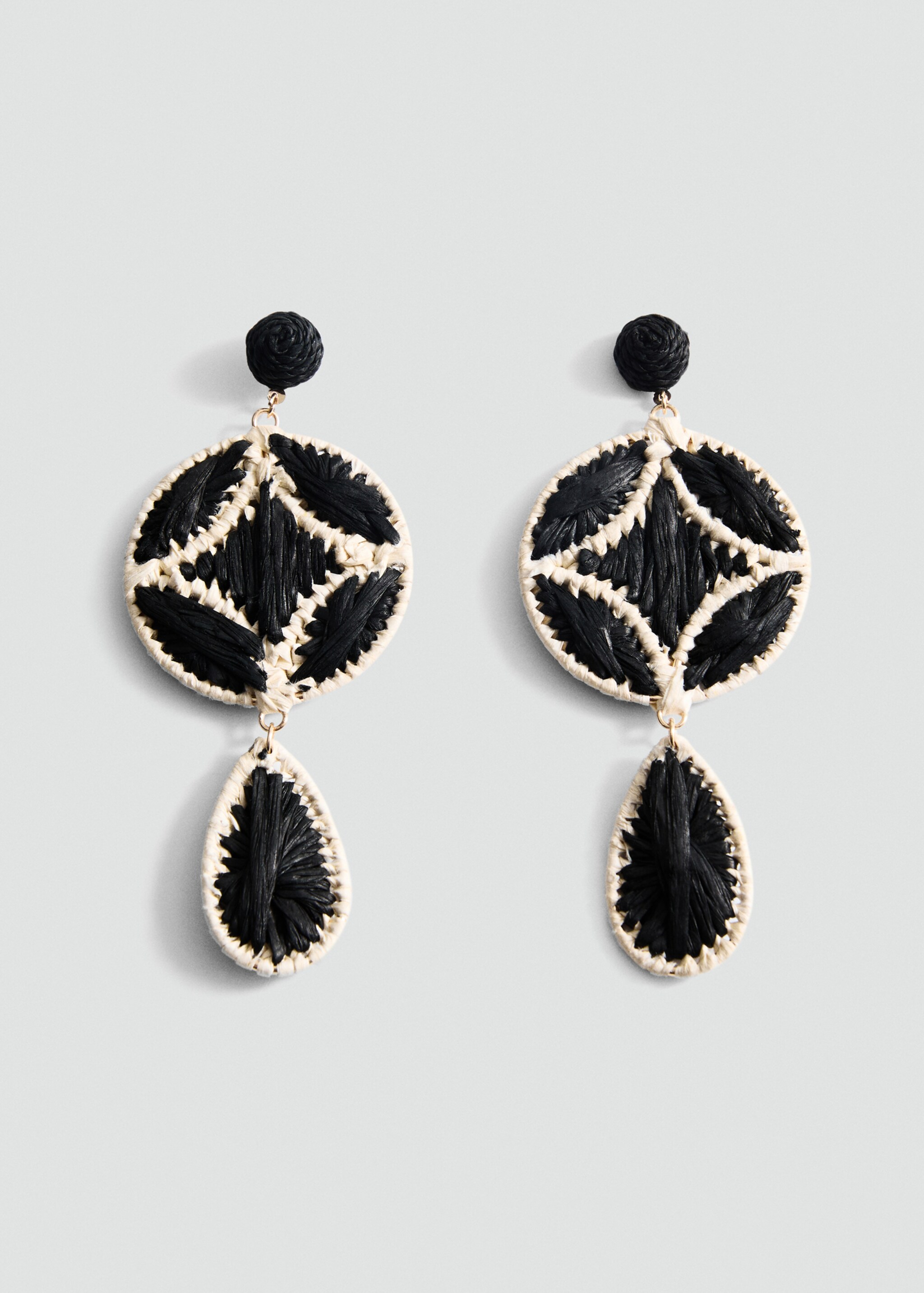 Natural fibre hanging earrings - Article without model, Black. Ref: 87045954-00.