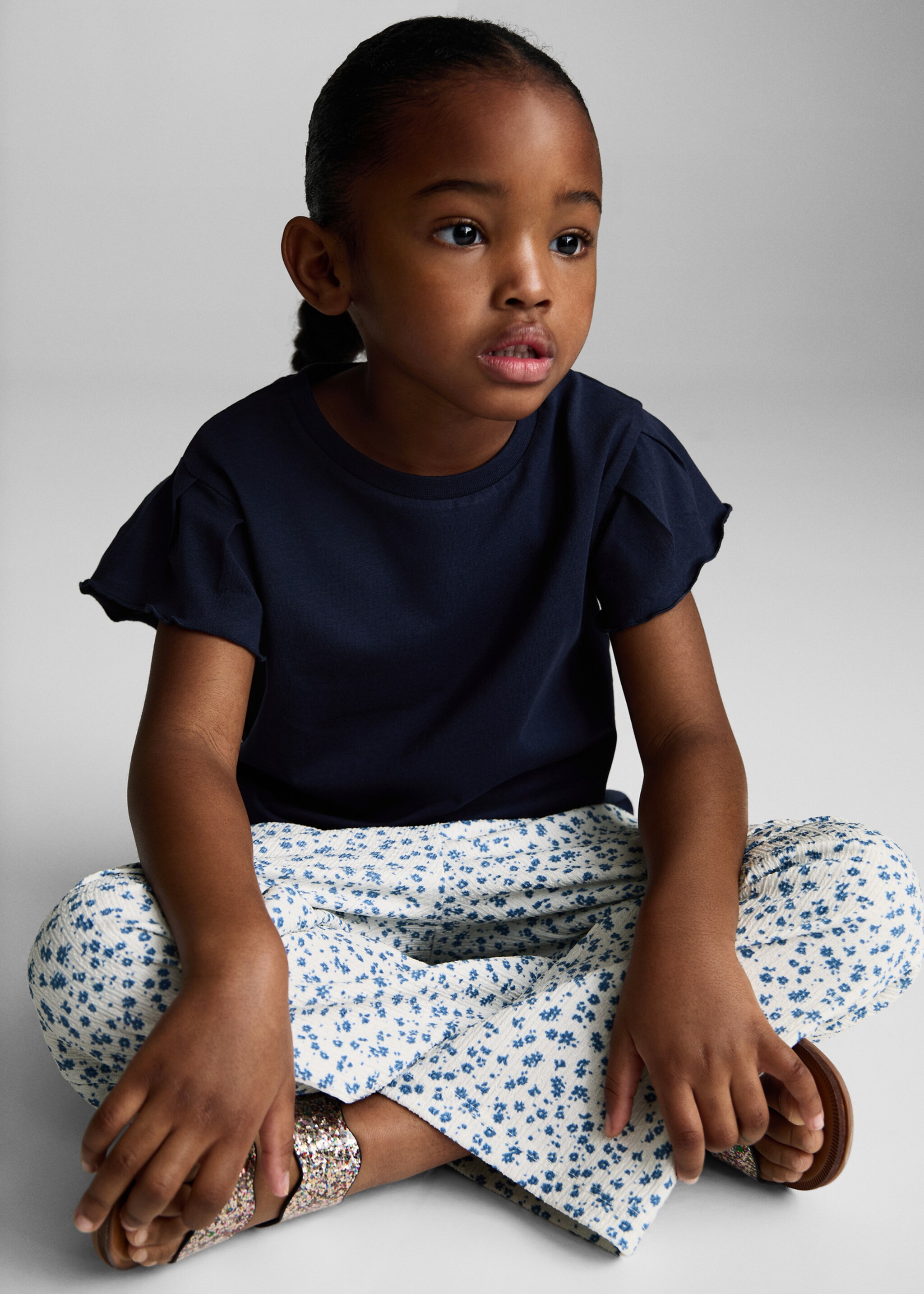 Spodnie z kwiatowym wzorem - Szczegóły artykułu 1, Złamana biel. Ref: 87045977-00.