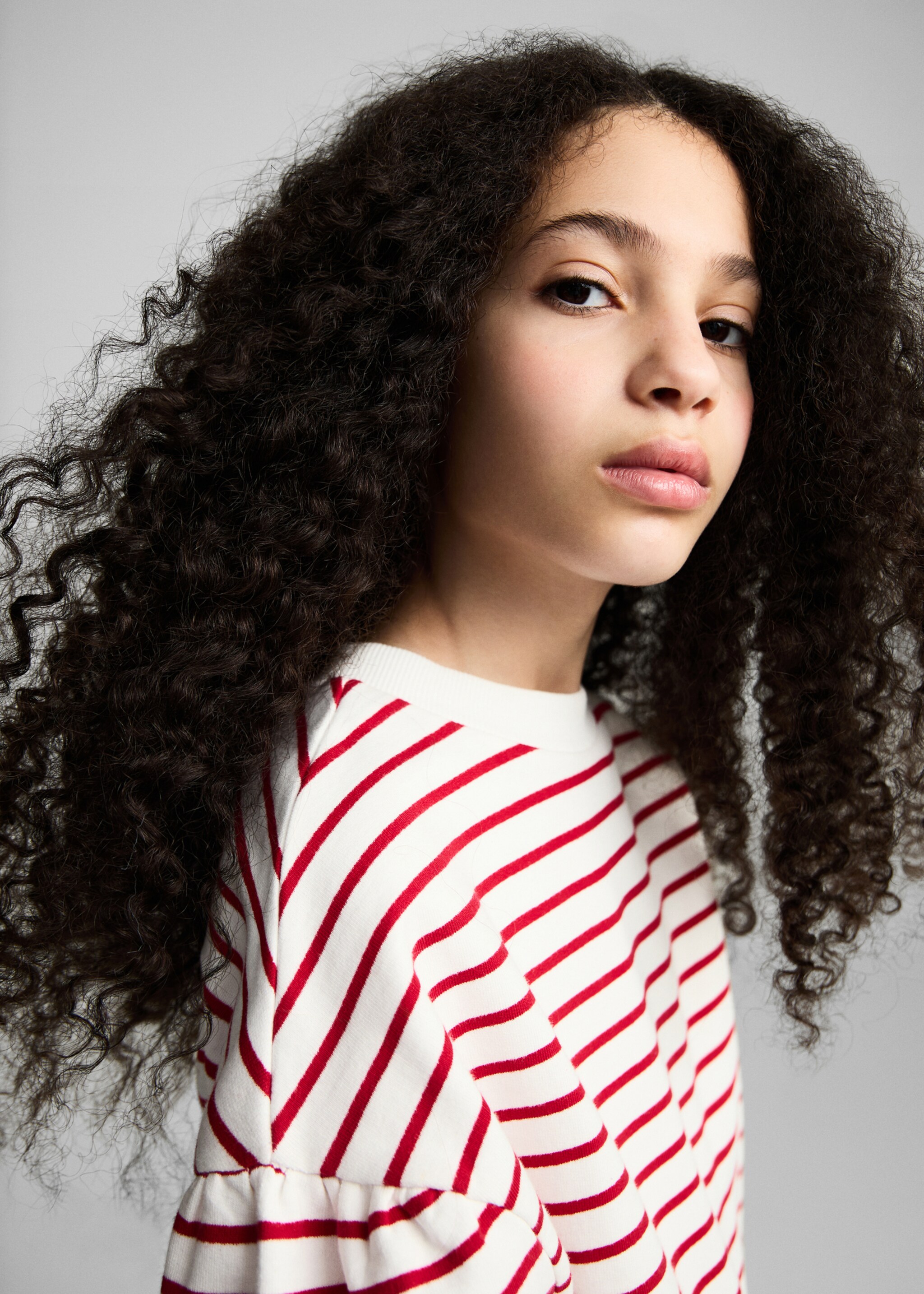 Dessuadora cotó ratlles - Detall de l'article 1, Vermell. Ref: 87046346-00.