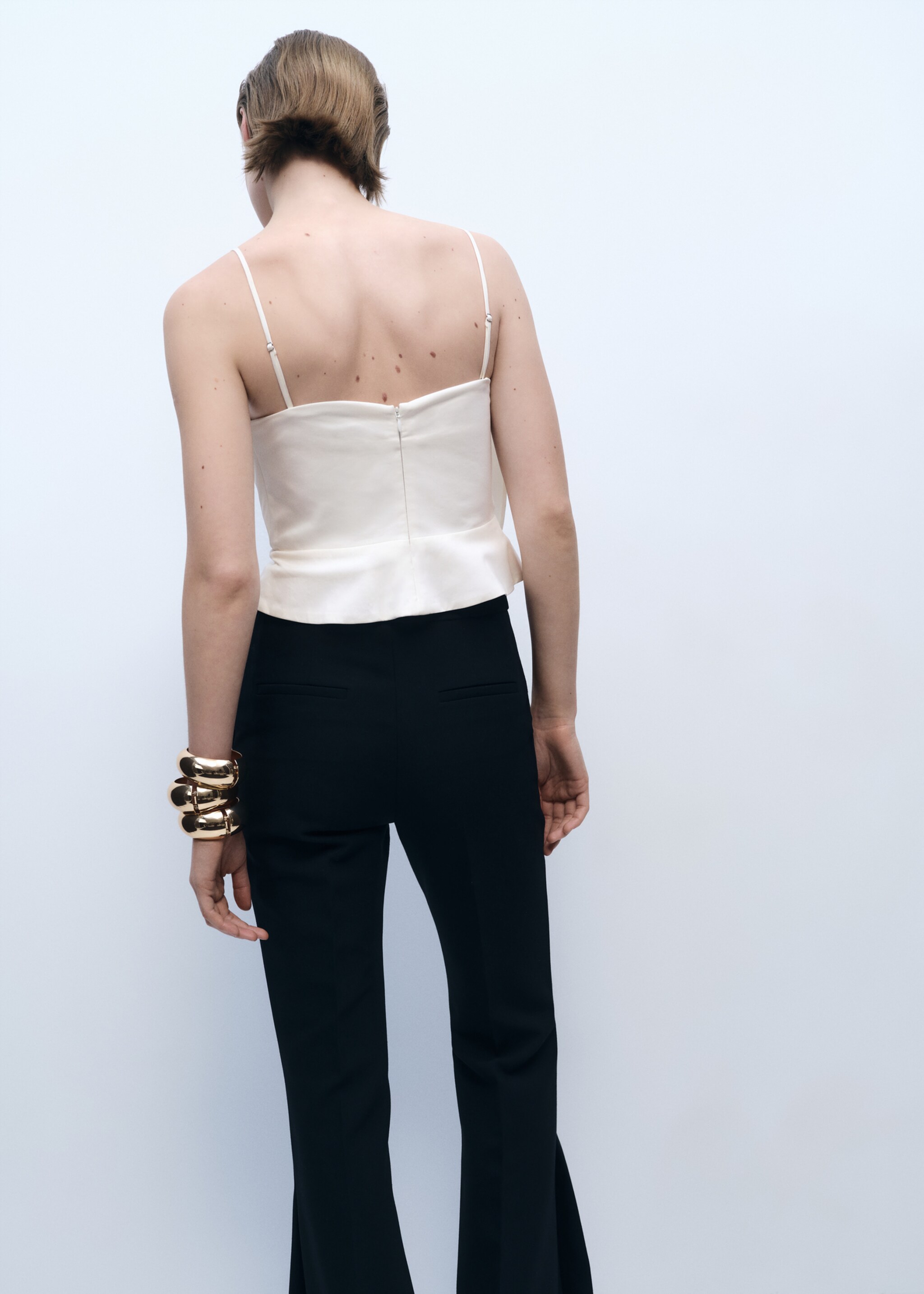 Top maxi volante - Reverso del artículo, Blanco roto. Ref: 87046371-00.