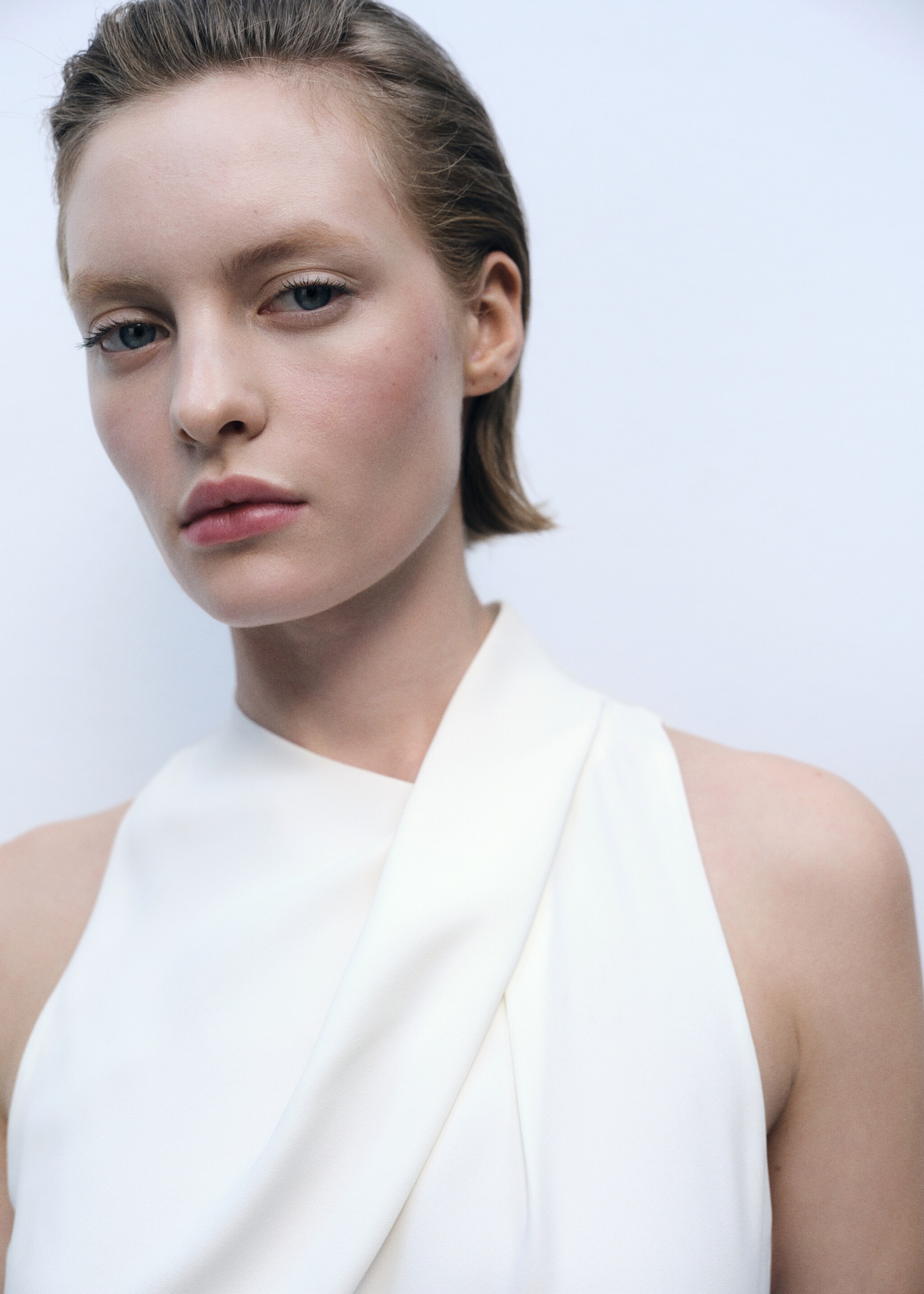 Mono largo cinturón - Detalle del artículo 1, Crudo. Ref: 87046372-00.