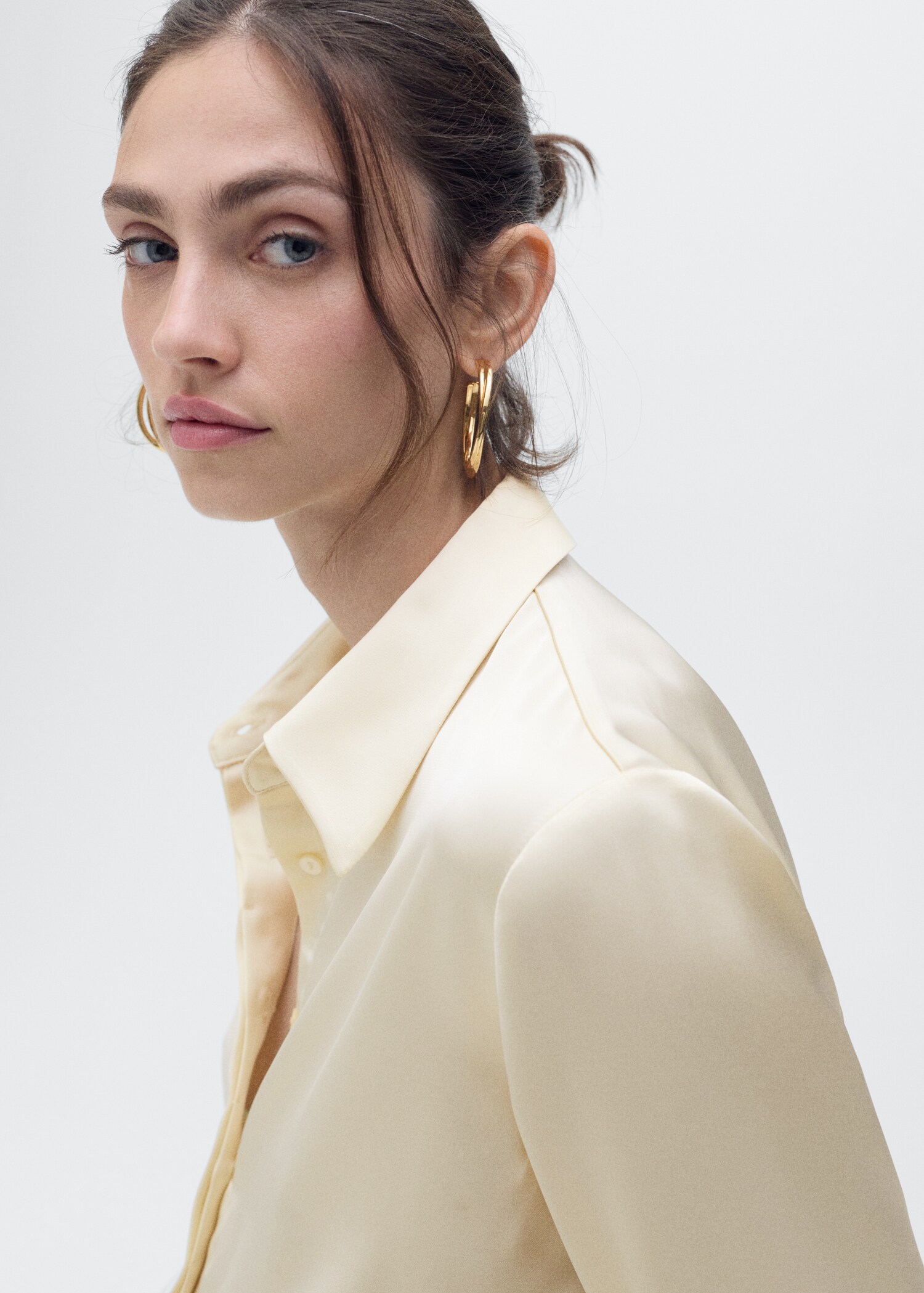 Chemise satinée boutons dissimulés - Détail de l'article 1