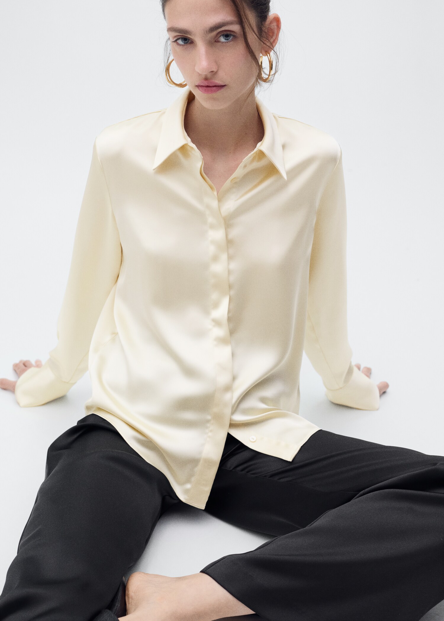 Chemise satinée boutons dissimulés - Détail de l'article 2