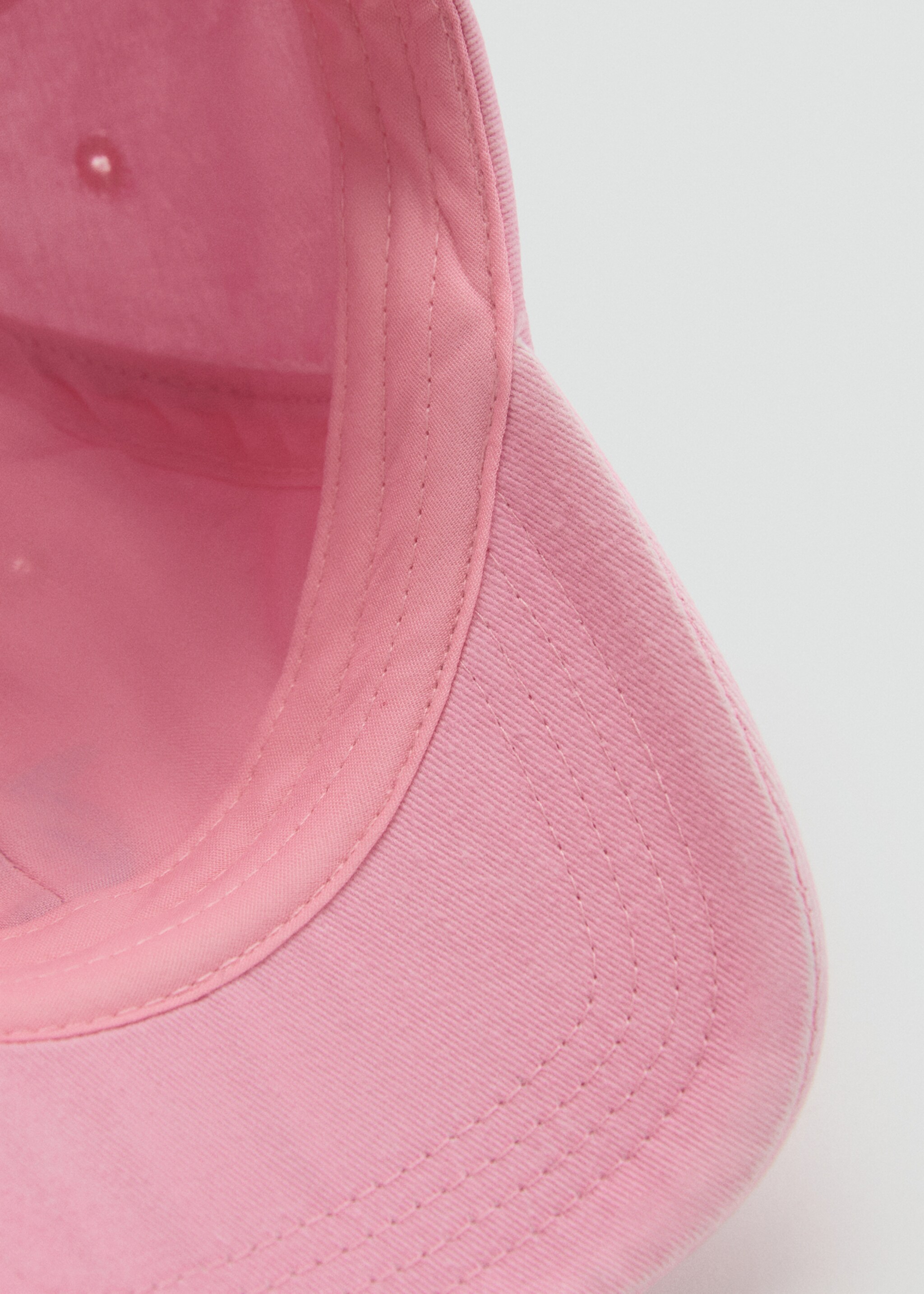 Čepice s detailem výšivky - Detail zboží 2, Růžová. Ref: 87046723-00.